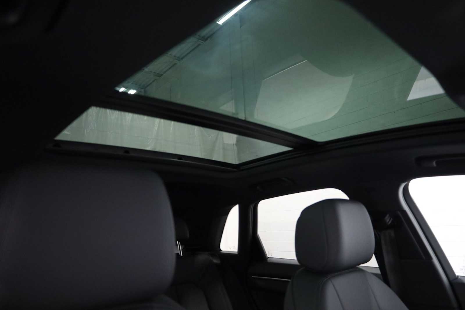 Thumbnail: 2025 Audi Q3 - 18