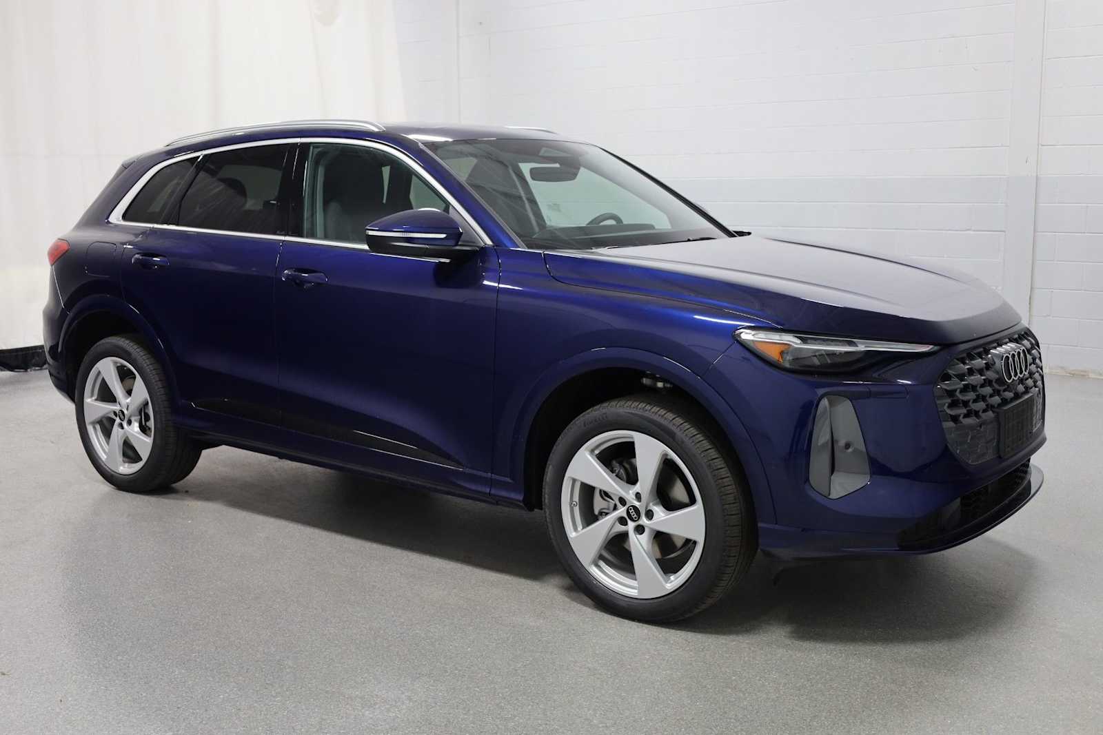 Thumbnail: 2025 Audi Q5 - 12