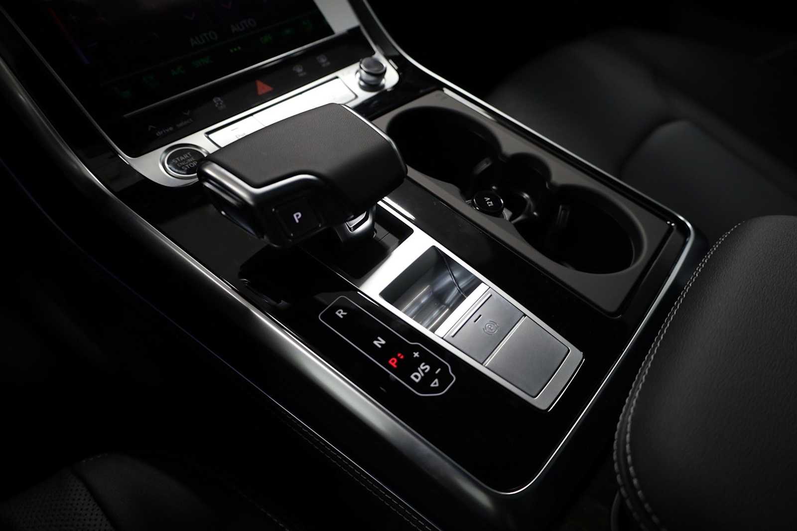 Thumbnail: 2026 Audi Q8 - 29