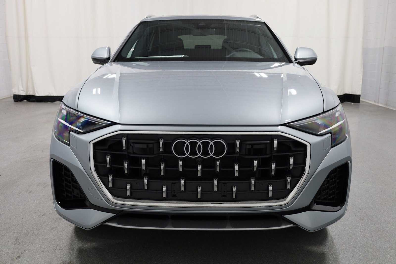 Thumbnail: 2025 Audi Q8 - 14