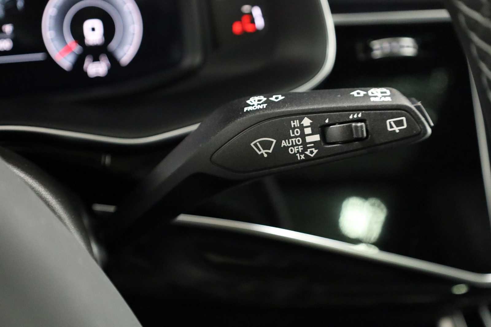 Thumbnail: 2026 Audi Q8 - 27