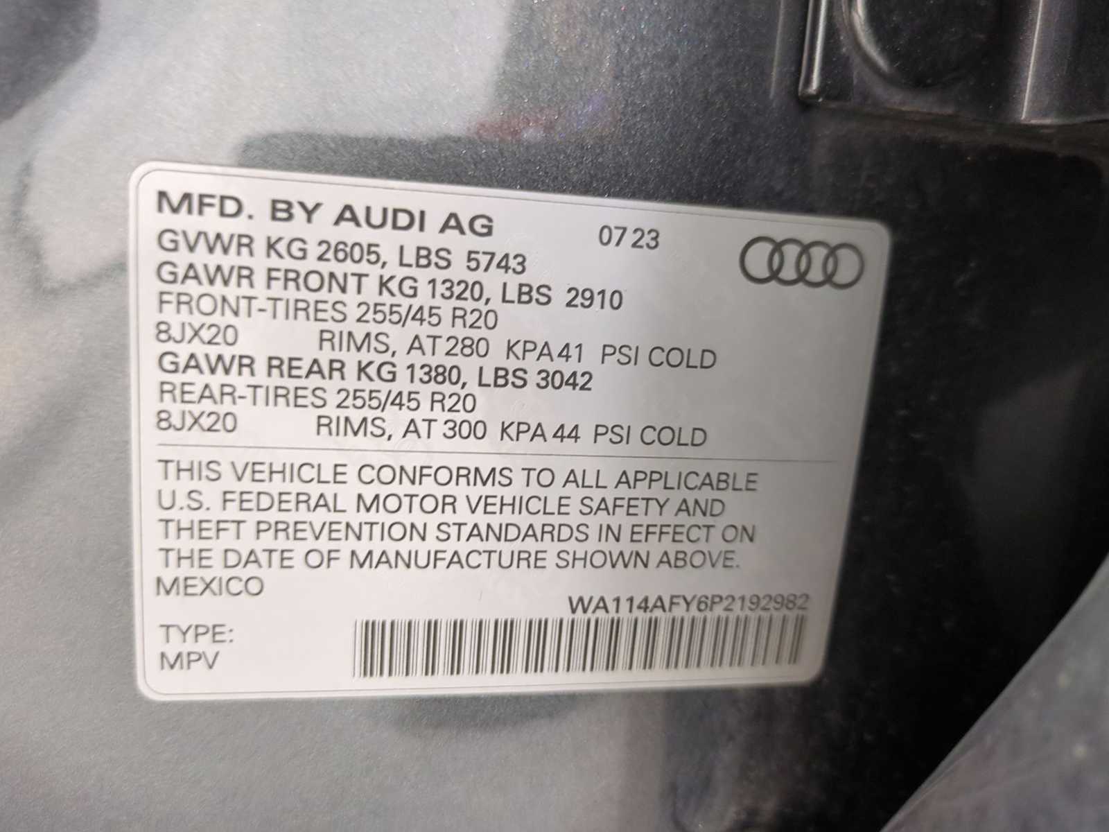 Thumbnail: 2023 Audi SQ5 - 40