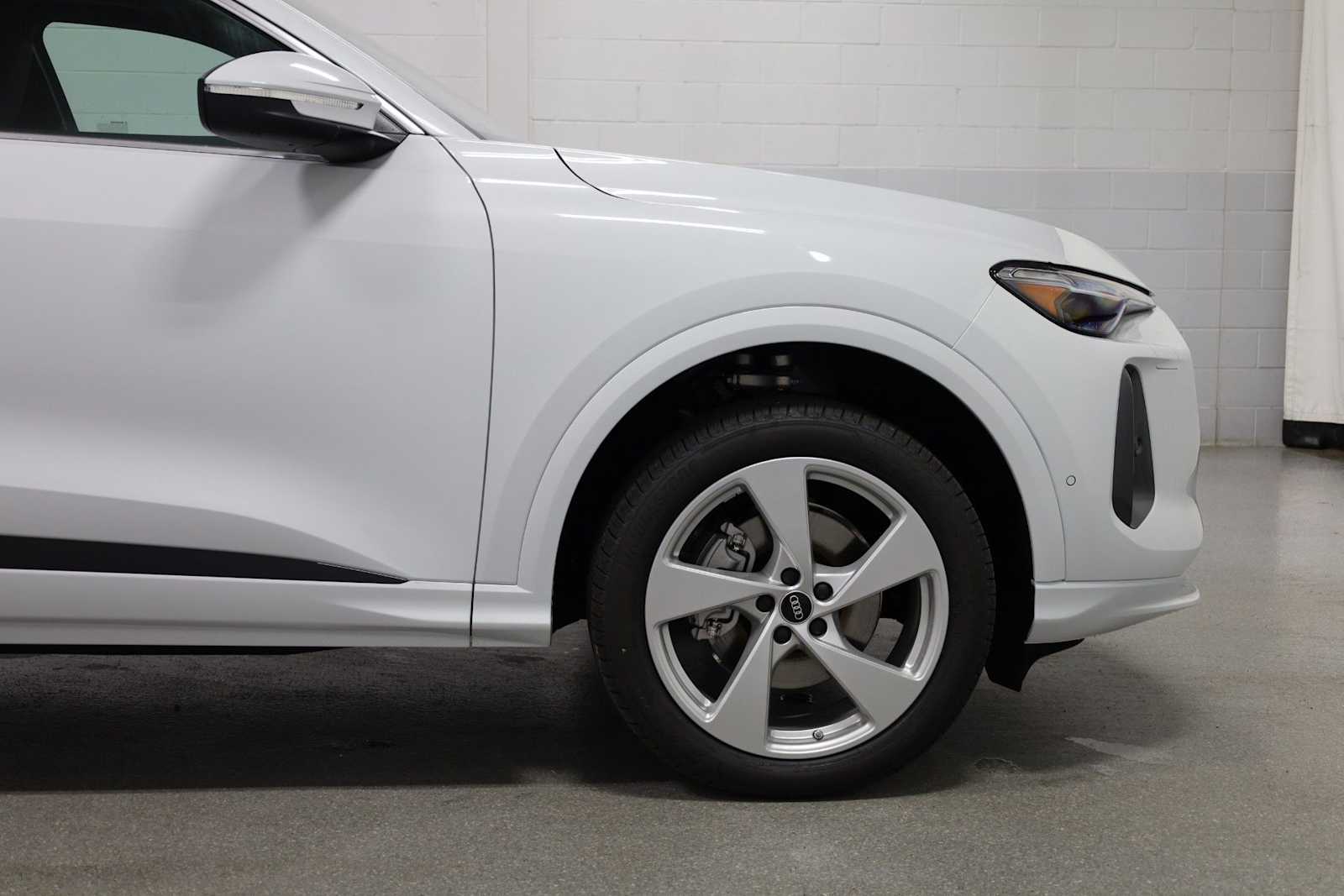 Thumbnail: 2025 Audi Q5 - 11