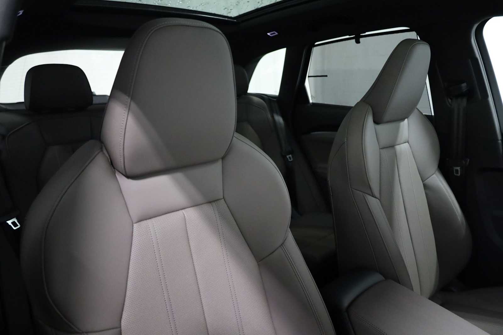 Thumbnail: 2025 Audi Q5 - 21