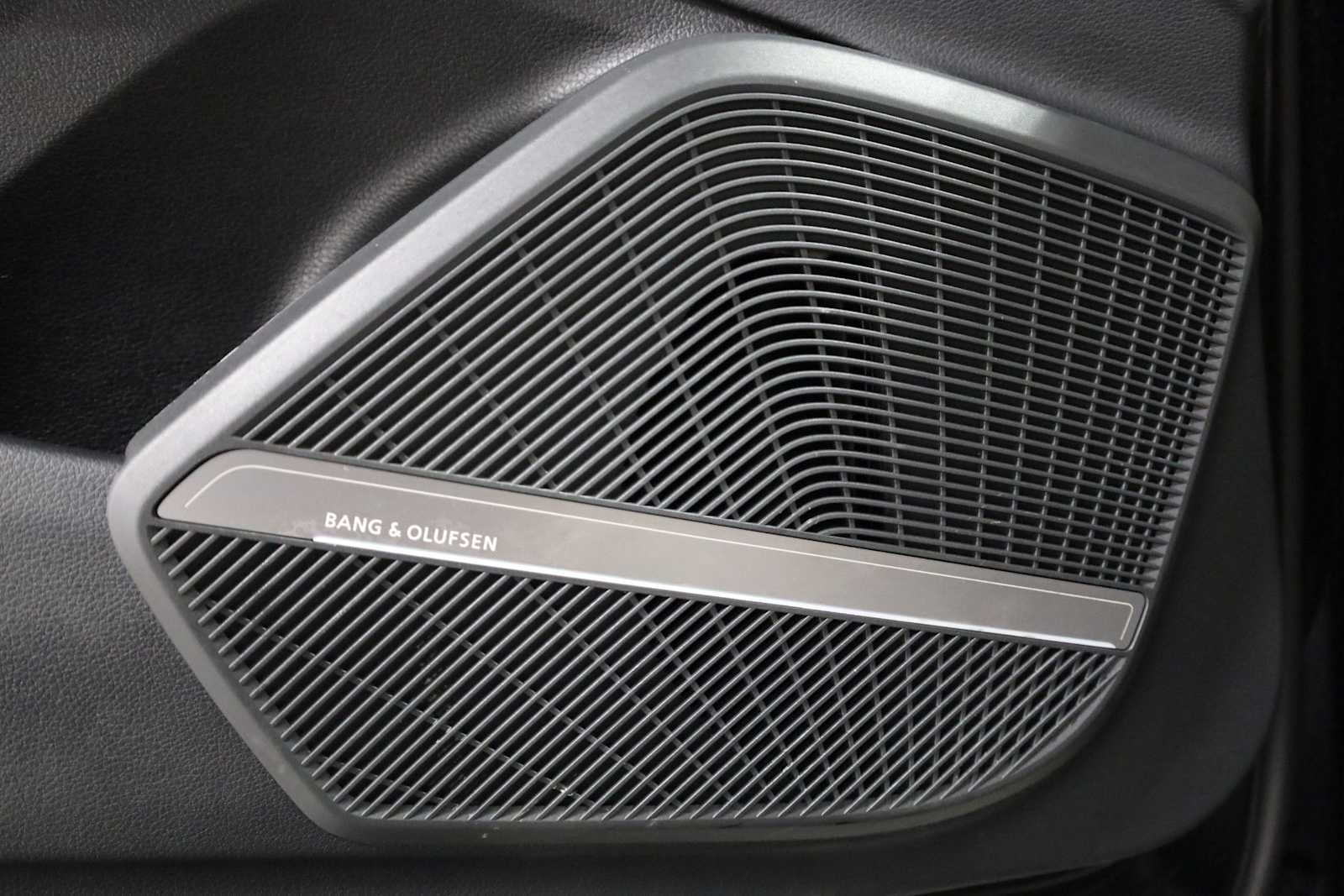 Thumbnail: 2023 Audi Q5 - 17