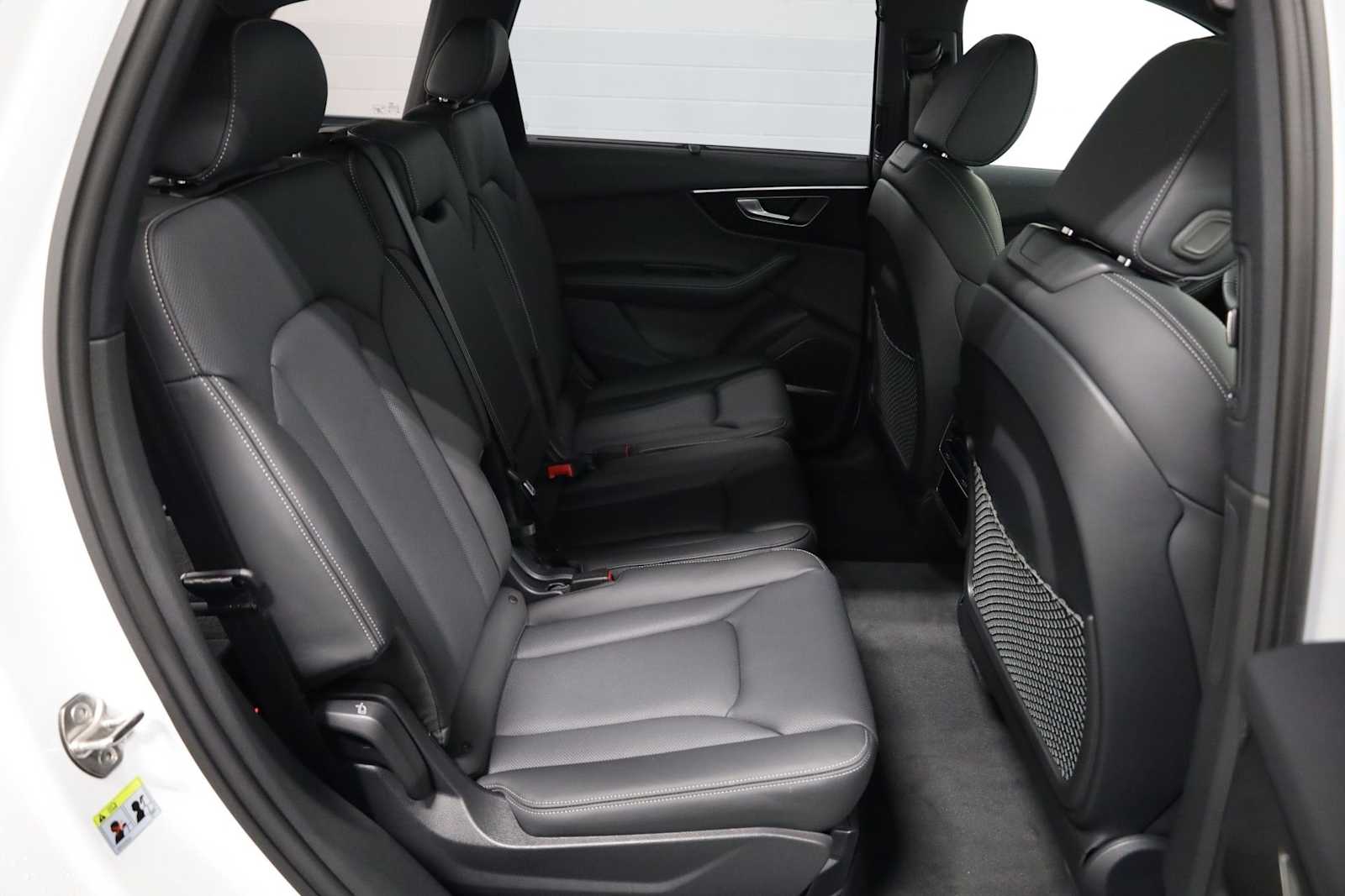 Thumbnail: 2026 Audi Q7 - 35