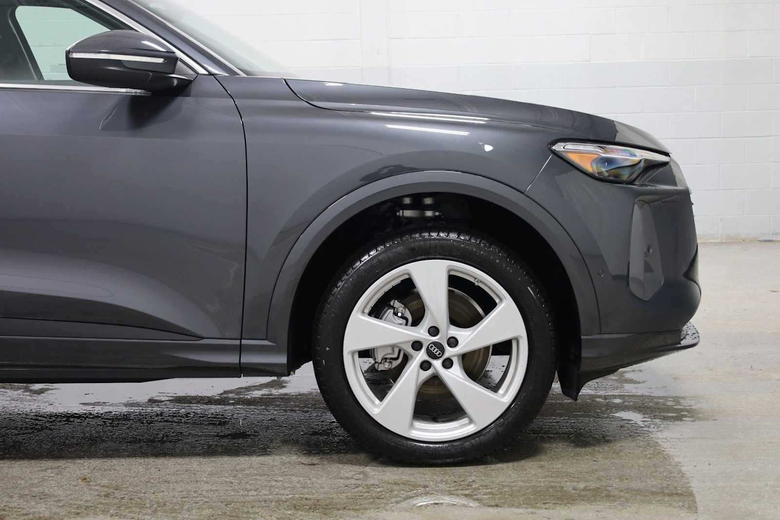 Thumbnail: 2025 Audi Q5 - 11