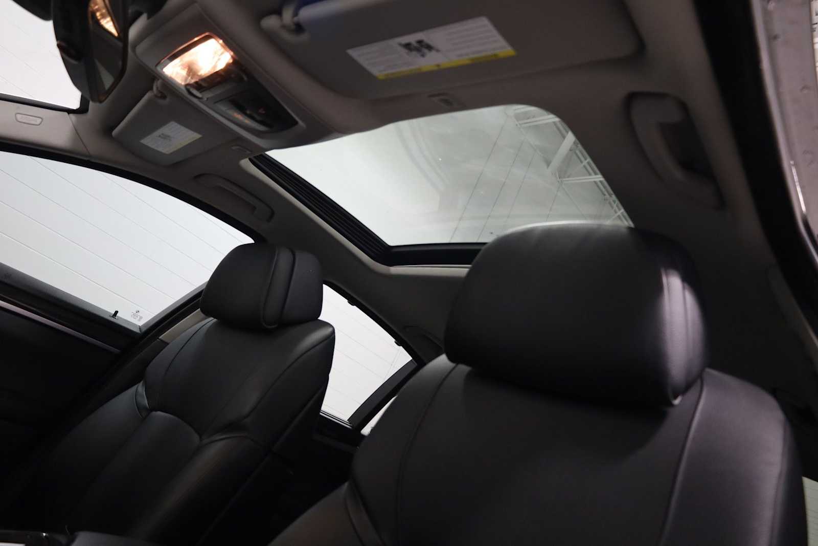 Thumbnail: 2011 BMW 5 Series - 17