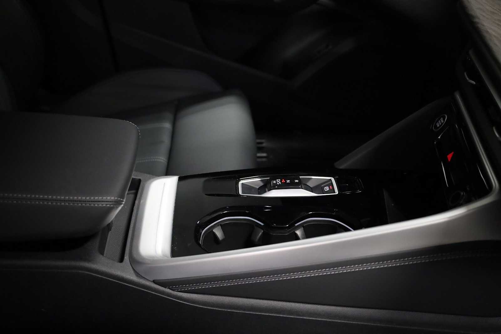 Thumbnail: 2025 Audi Q5 - 20