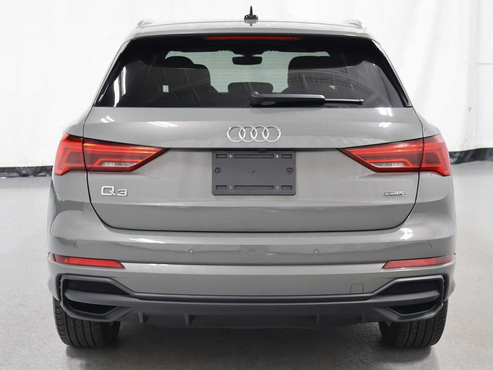 Thumbnail: 2023 Audi Q3 - 7