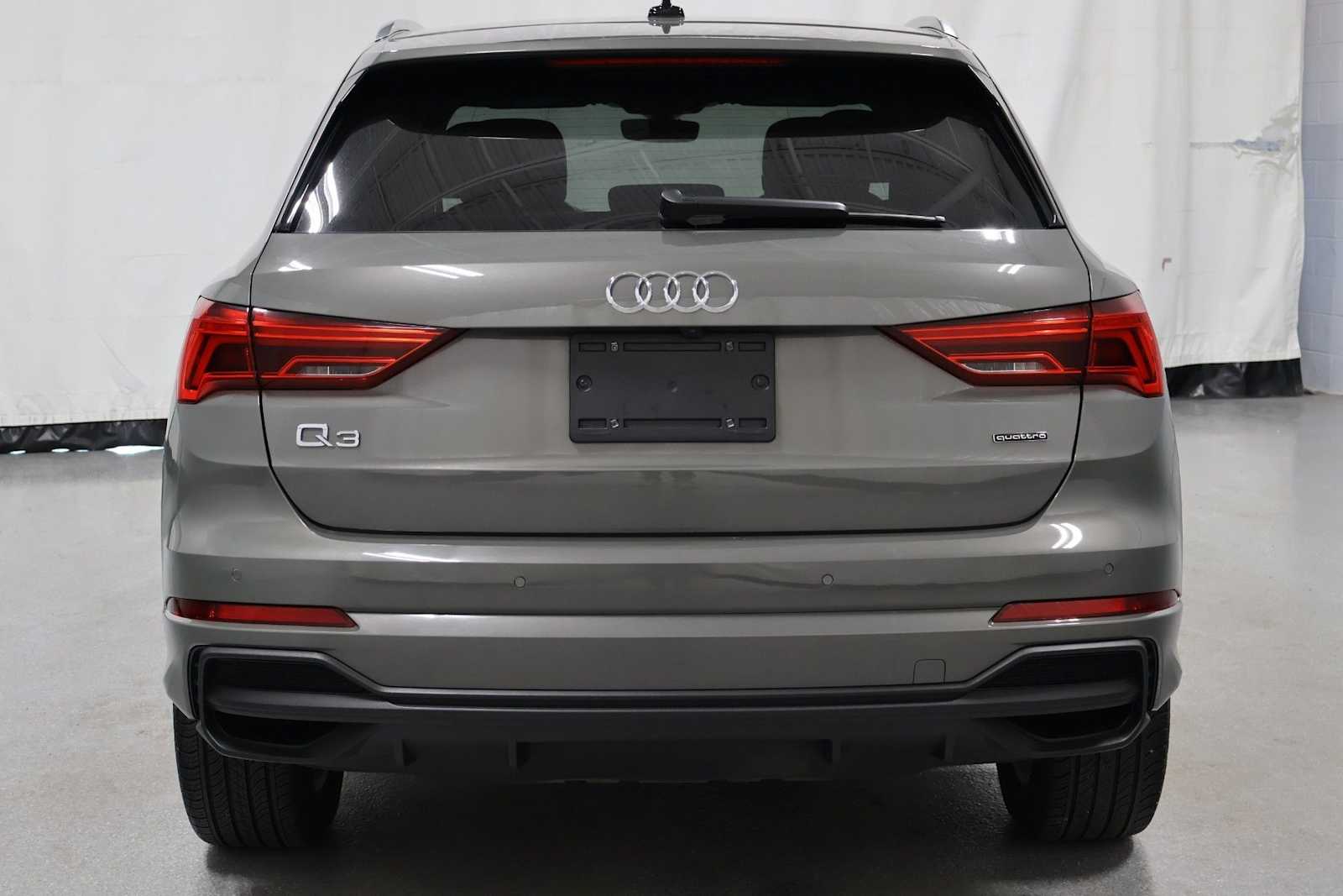 Thumbnail: 2023 Audi Q3 - 7