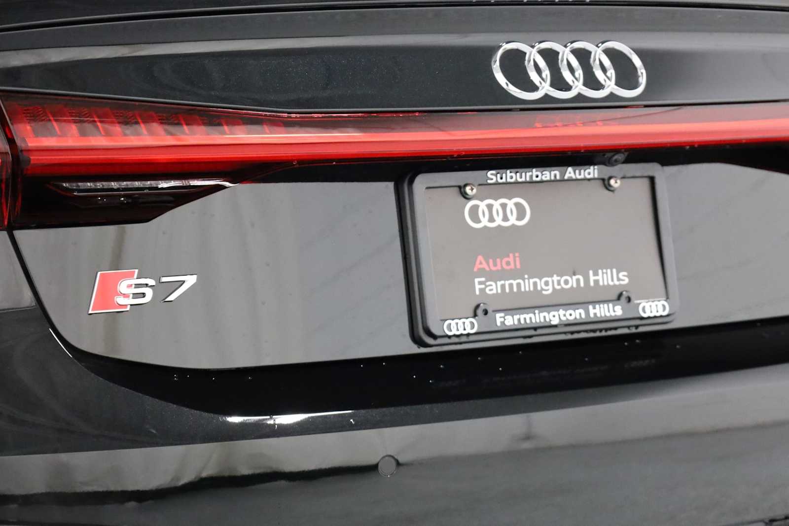 Thumbnail: 2025 Audi S7 - 10