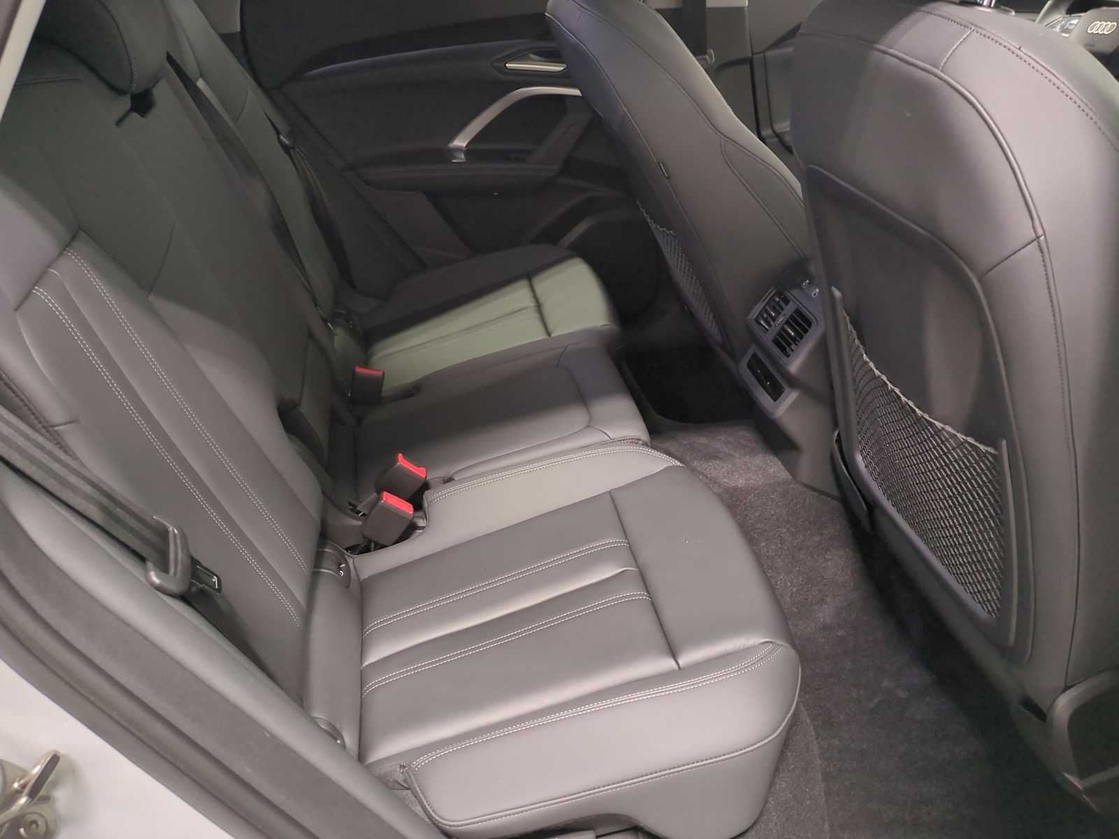 Thumbnail: 2025 Audi Q5 - 14