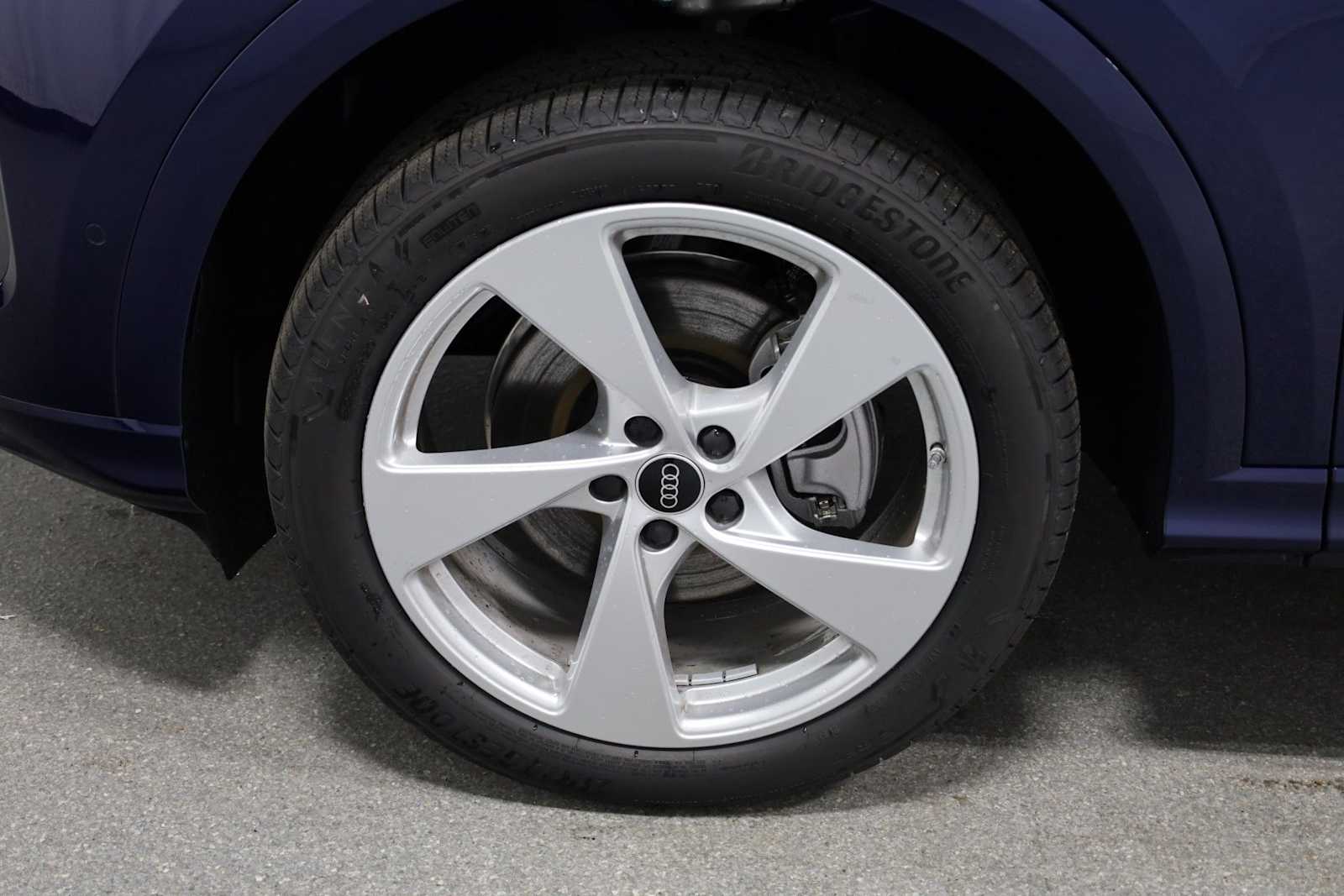 Thumbnail: 2025 Audi Q5 - 37