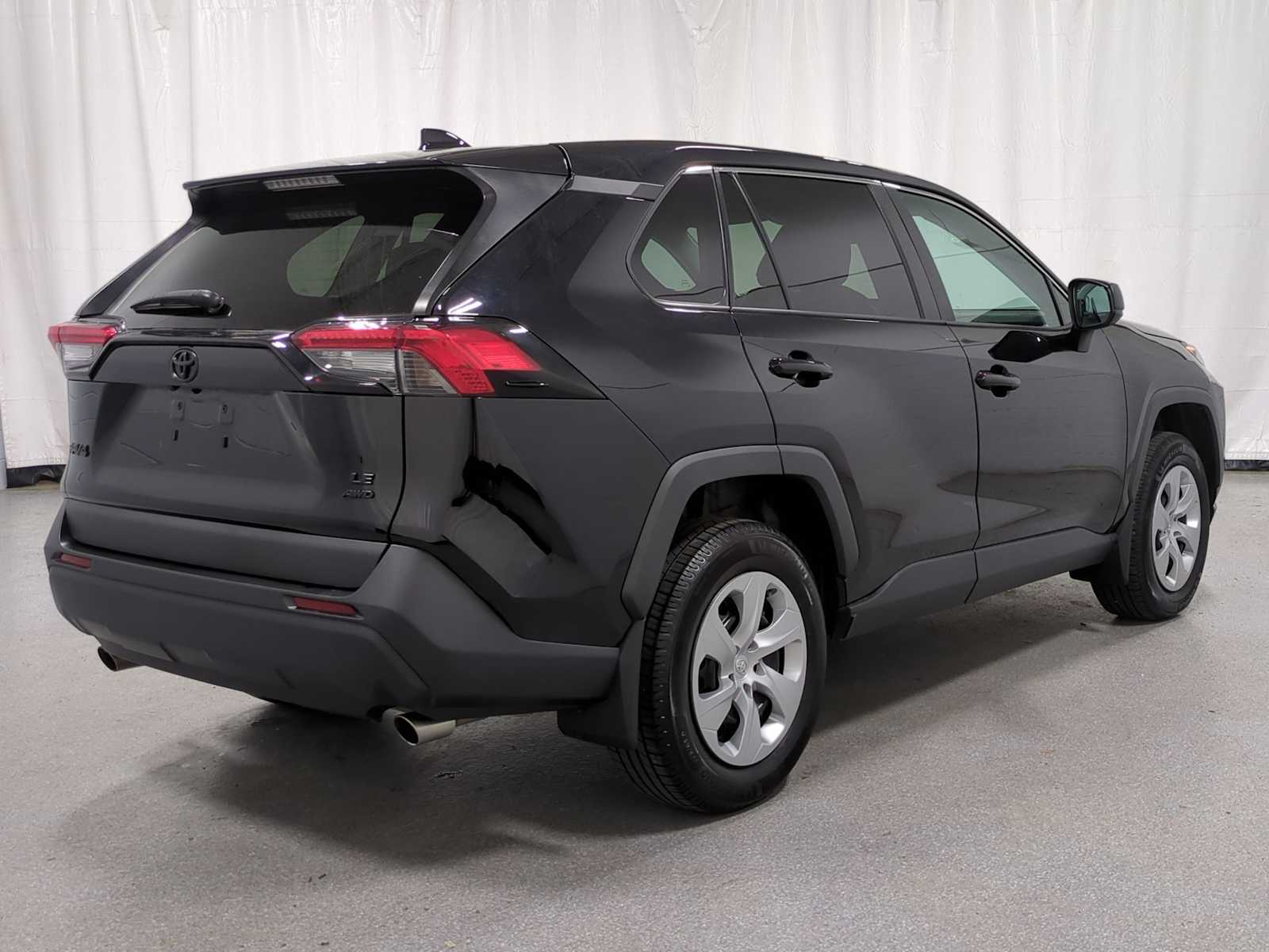 Thumbnail: 2022 Toyota RAV4 - 9