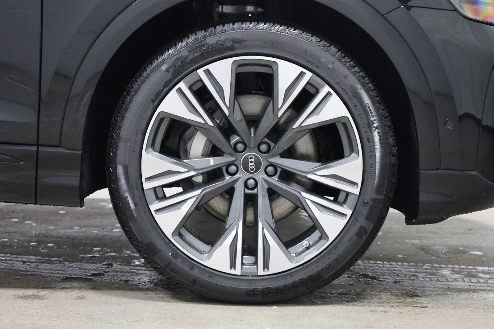 Thumbnail: 2026 Audi Q8 - 12