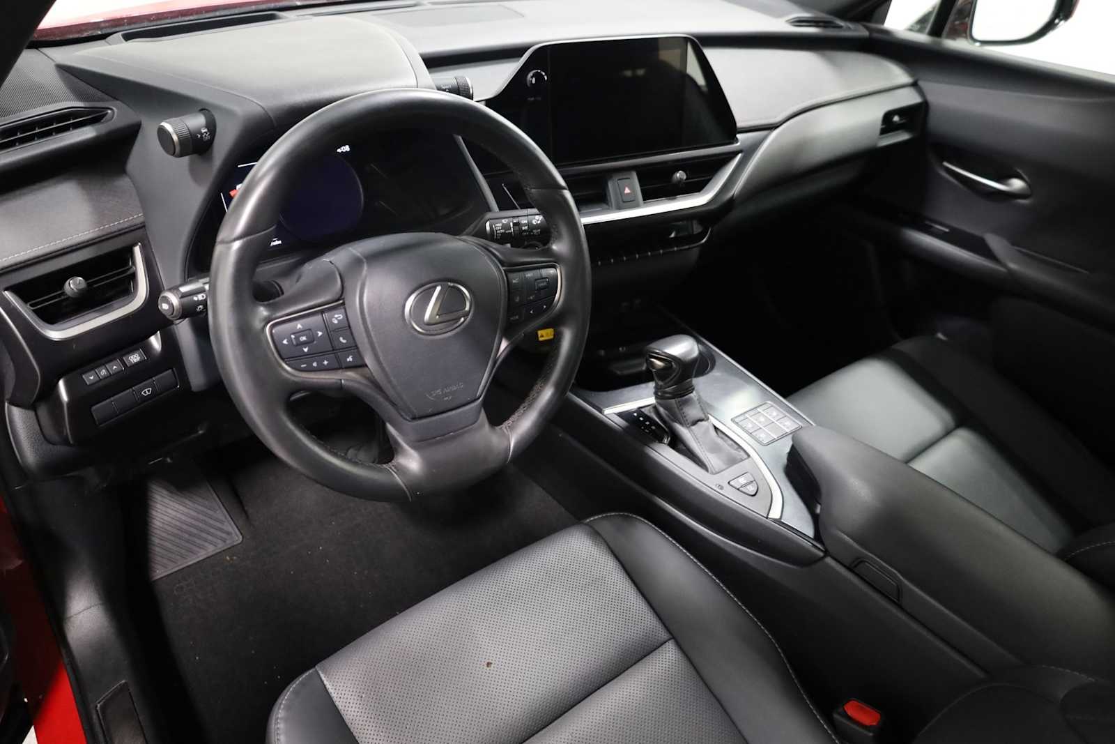 2024 Lexus UX 250h F SPORT Design photo 4