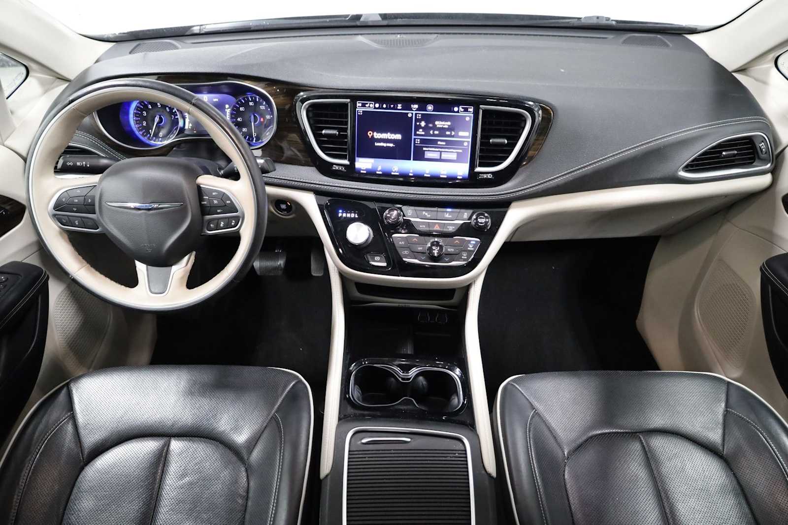 Thumbnail: 2021 Chrysler Pacifica - 22