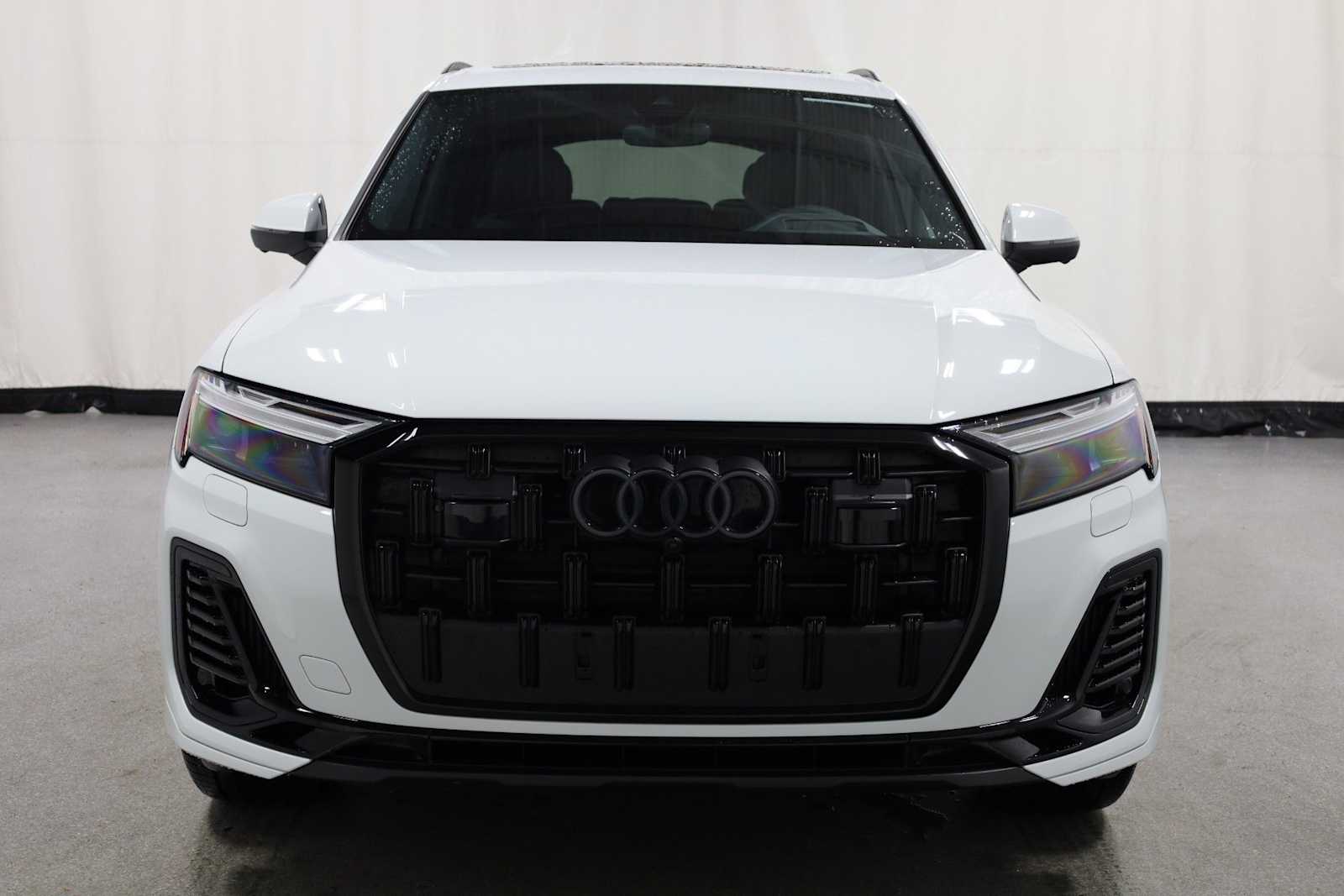 Thumbnail: 2026 Audi Q7 - 14