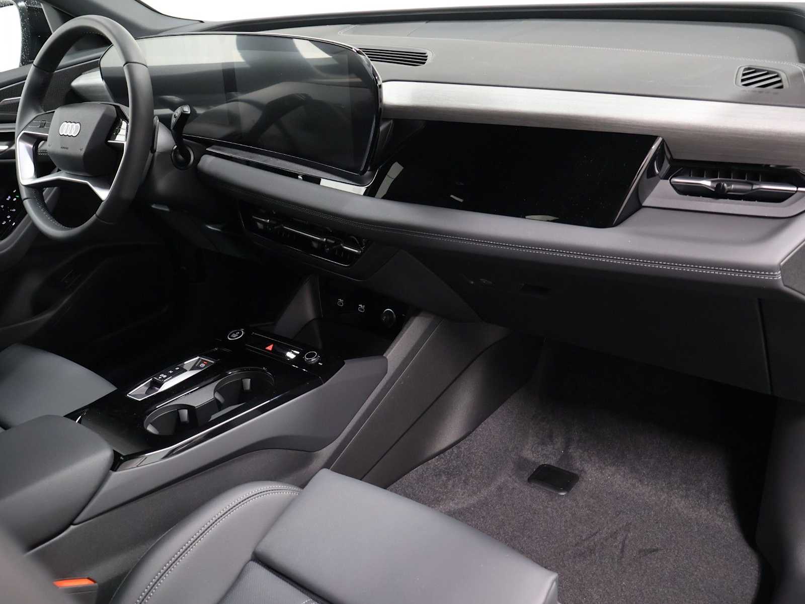 Thumbnail: 2027 Audi Q6 e-tron - 6