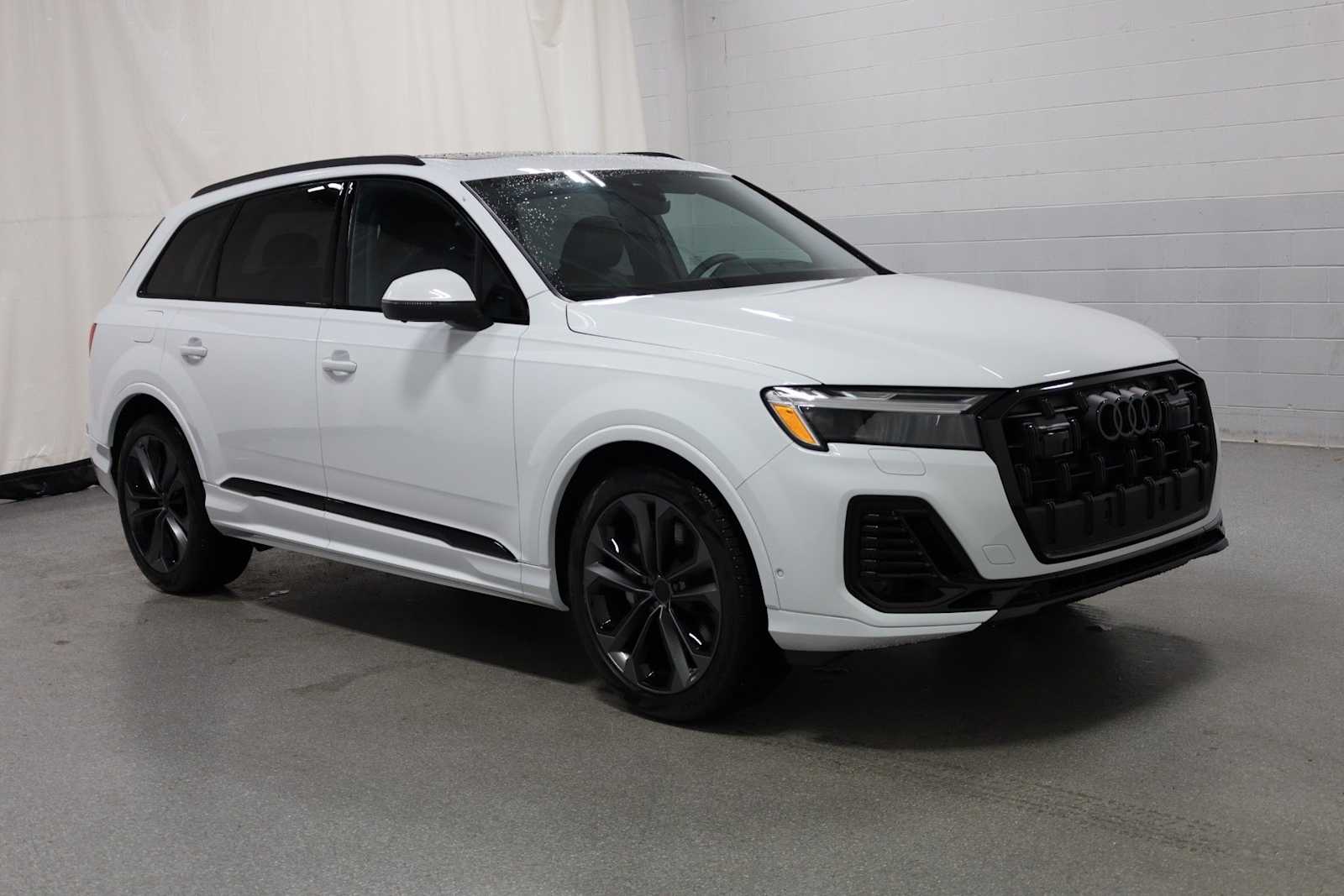 Thumbnail: 2026 Audi Q7 - 13