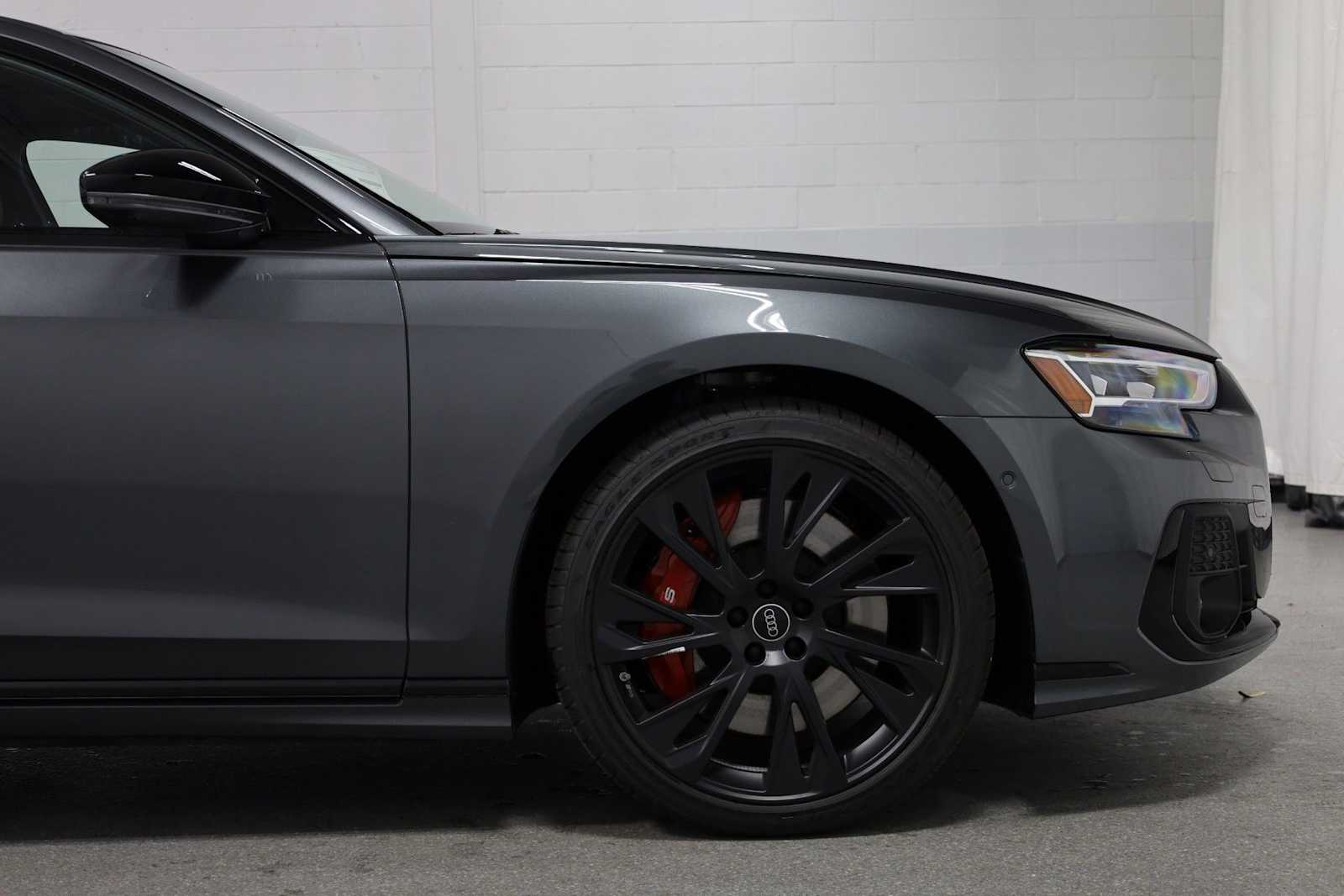 Thumbnail: 2025 Audi S8 - 11