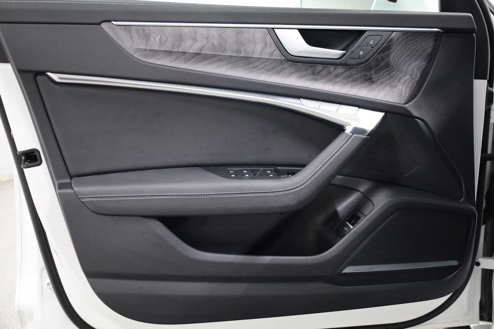 Thumbnail: 2025 Audi A6 - 16