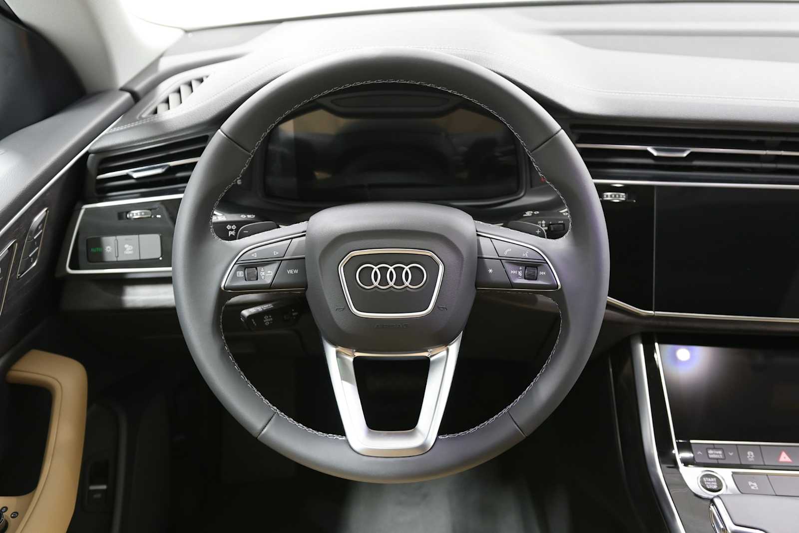 Thumbnail: 2025 Audi Q8 - 23