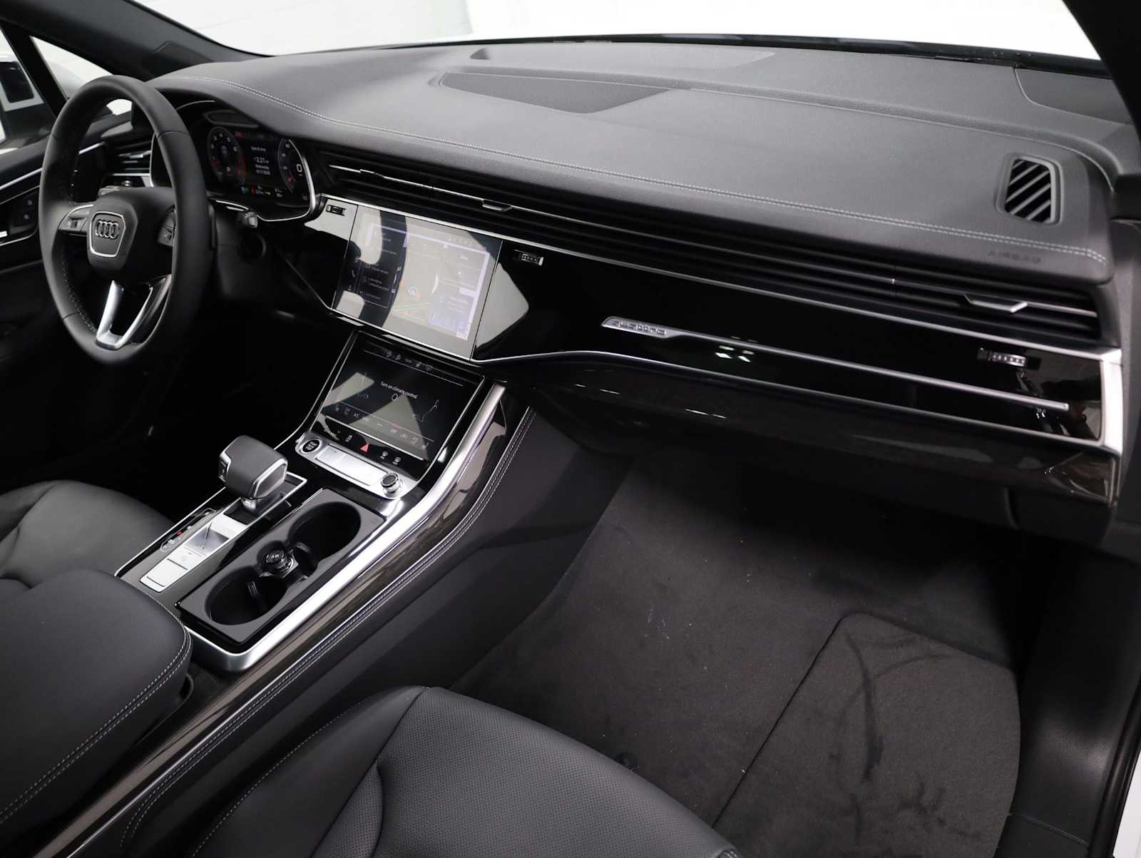 Thumbnail: 2026 Audi Q7 - 6