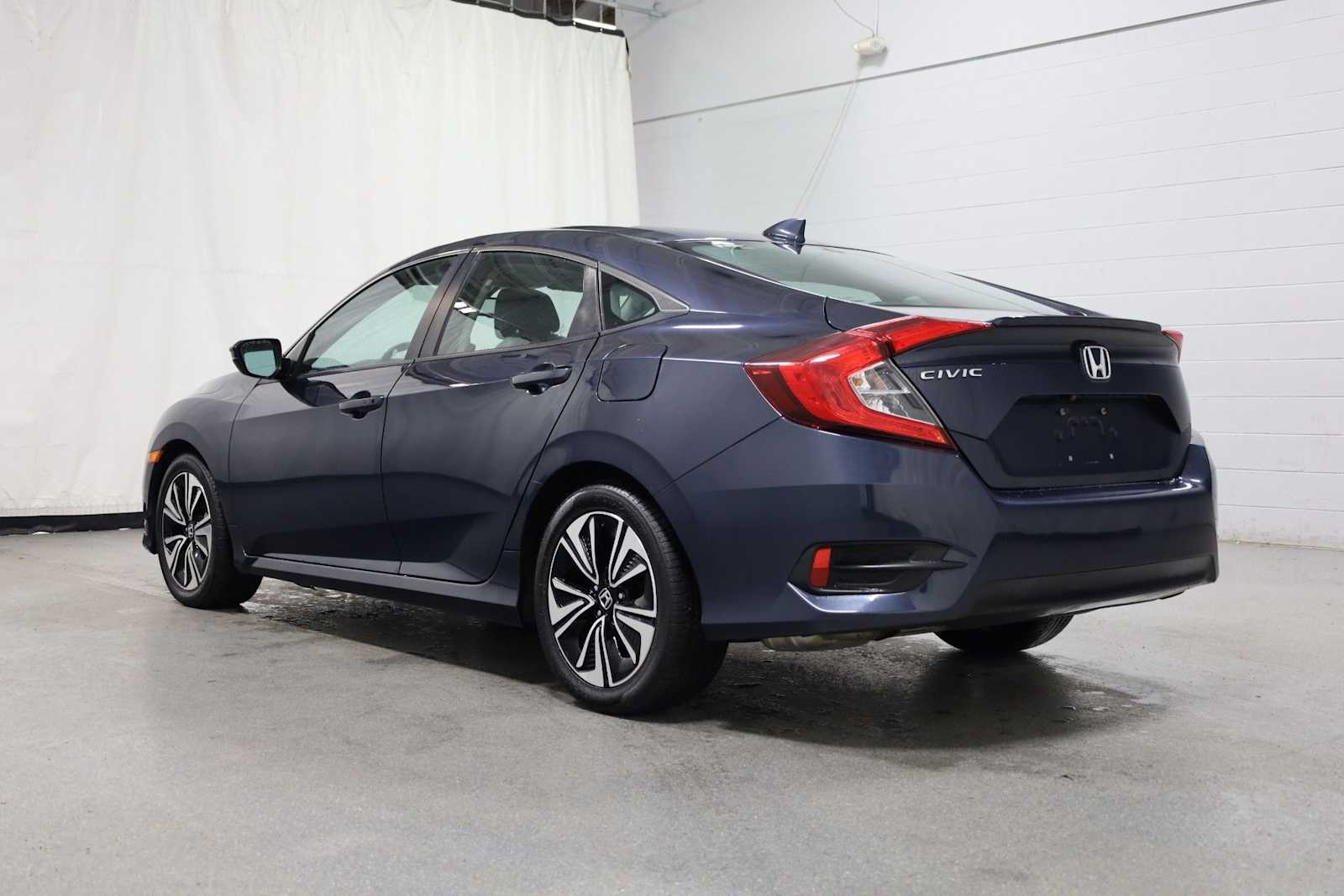 Thumbnail: 2016 Honda Civic - 3