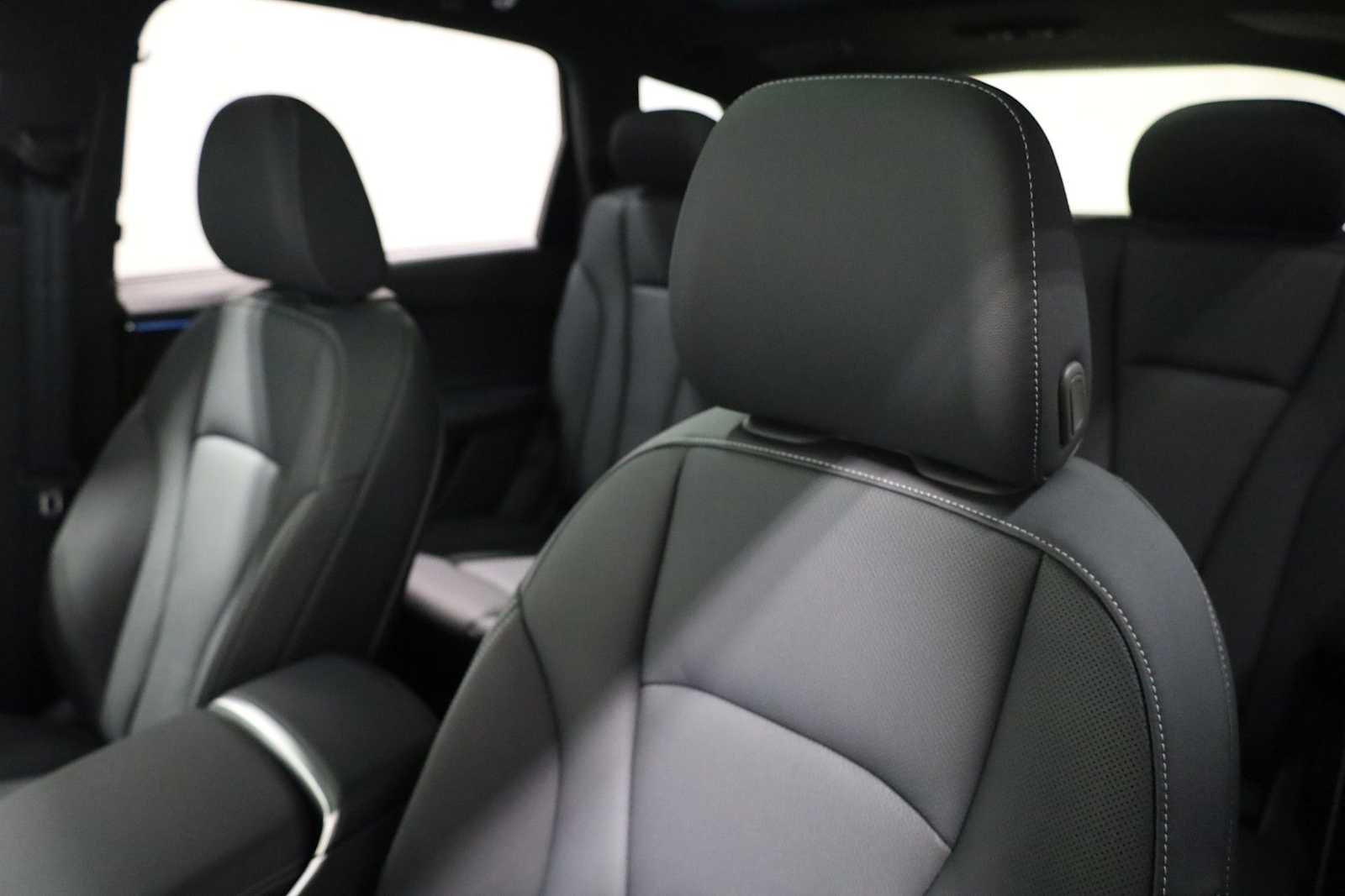 Thumbnail: 2026 Audi Q7 - 18