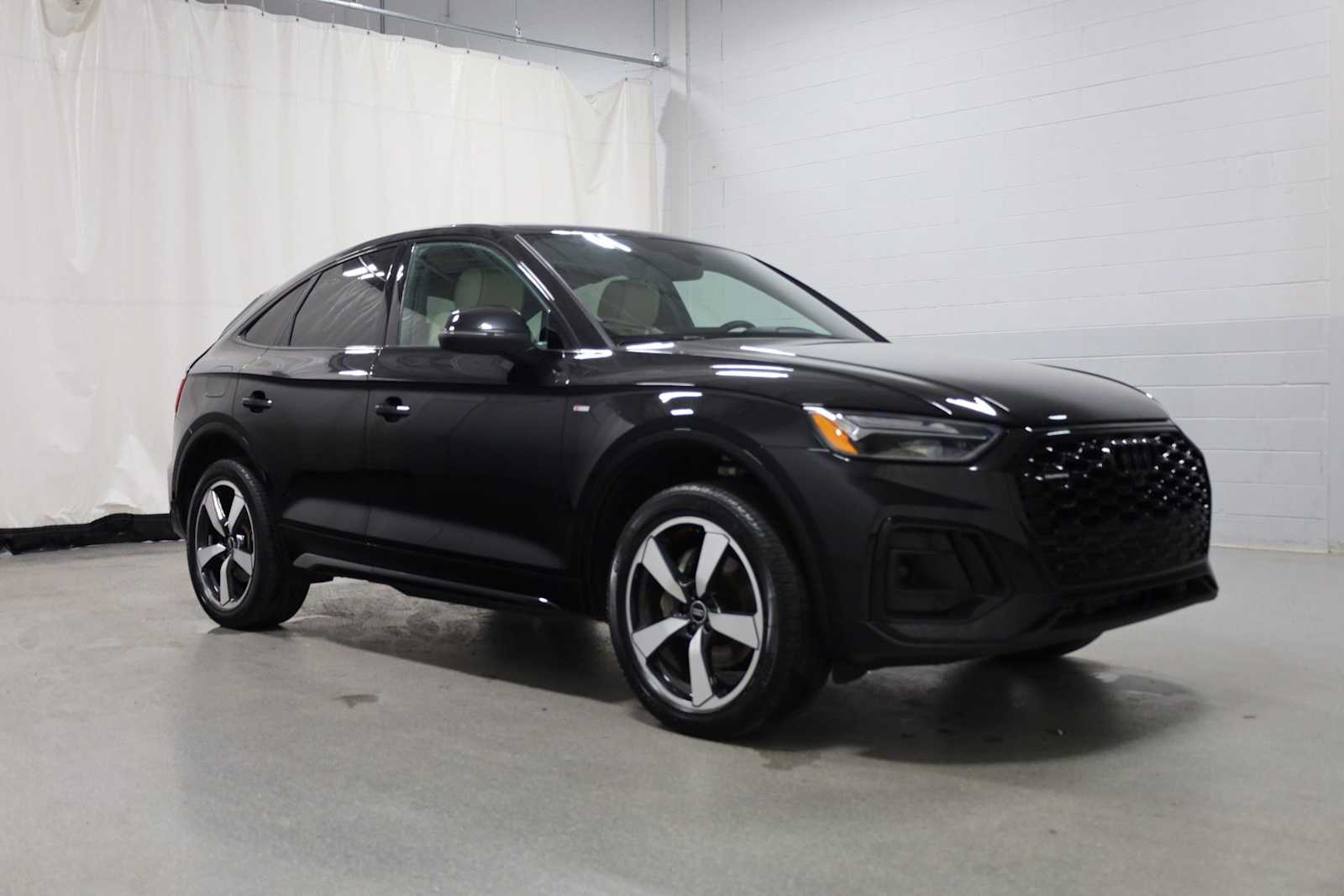 Thumbnail: 2023 Audi Q5 - 13
