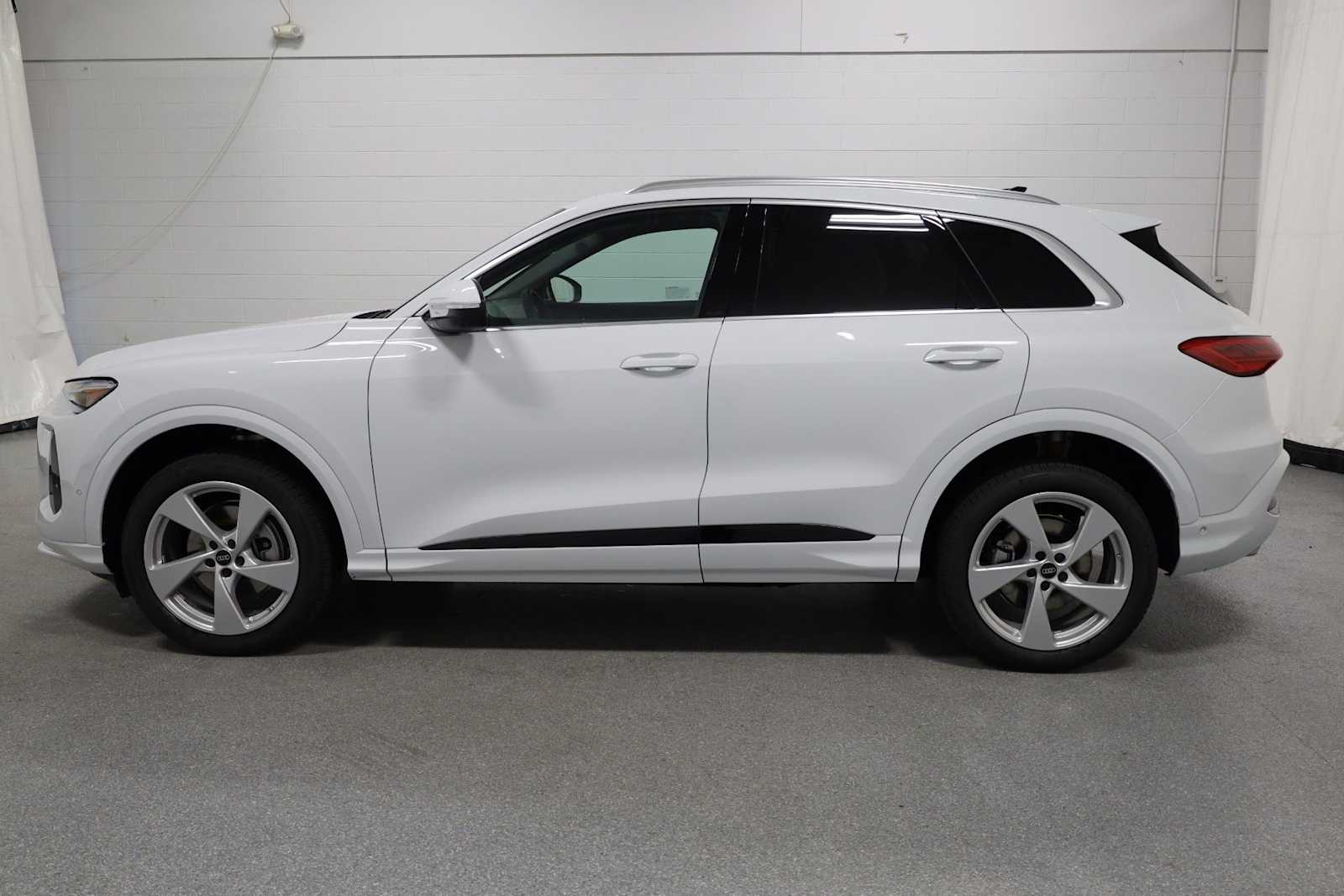 Thumbnail: 2025 Audi Q5 - 2