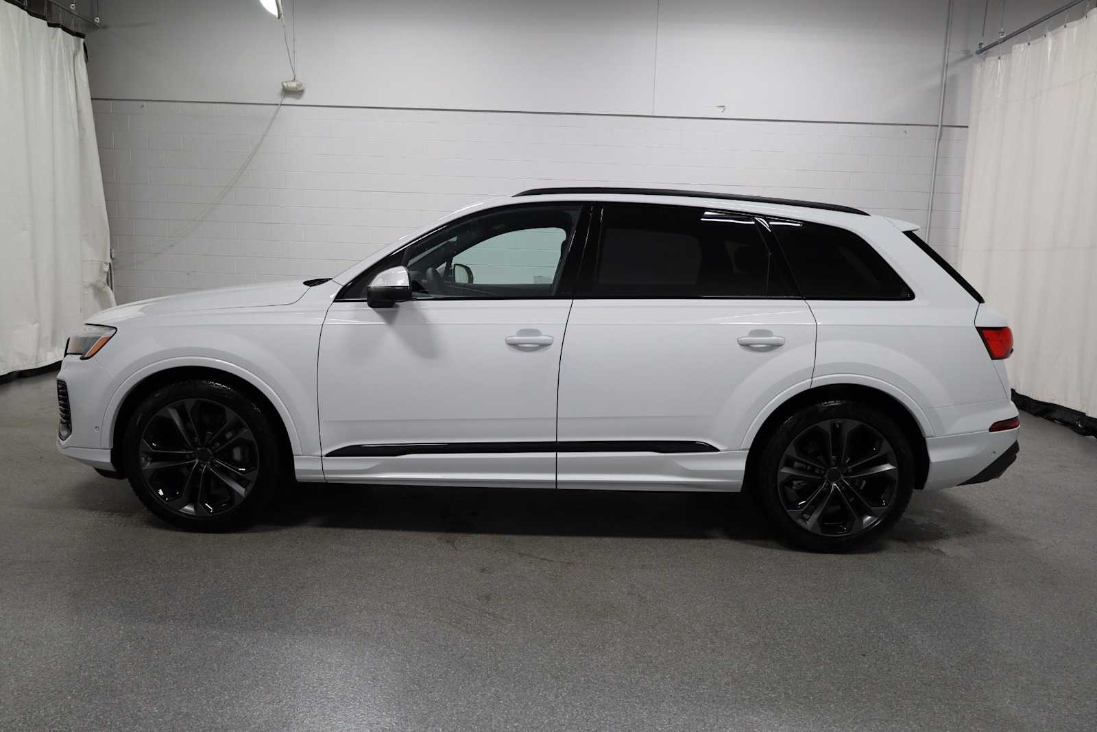 Thumbnail: 2026 Audi Q7 - 2