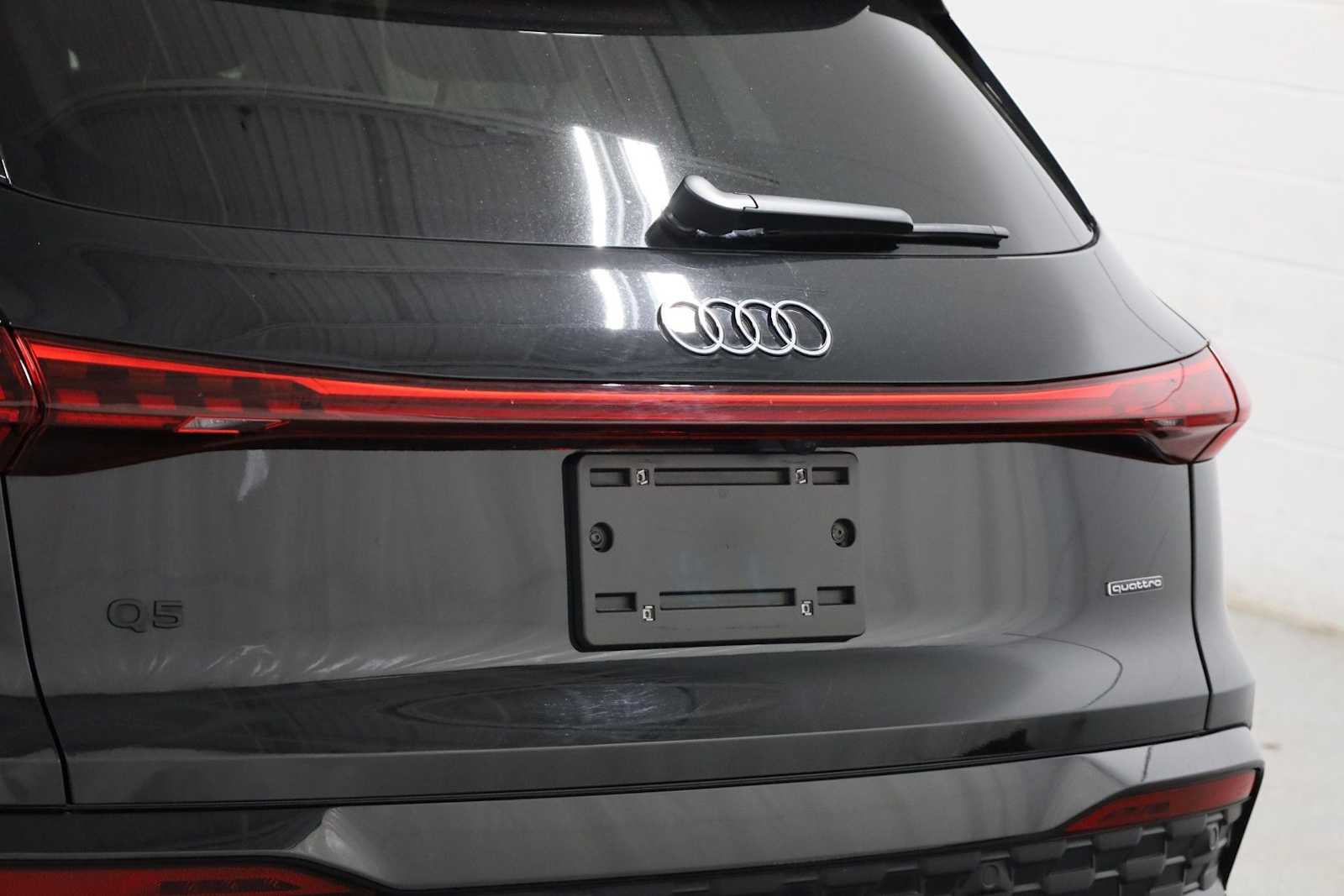 Thumbnail: 2025 Audi Q5 - 9