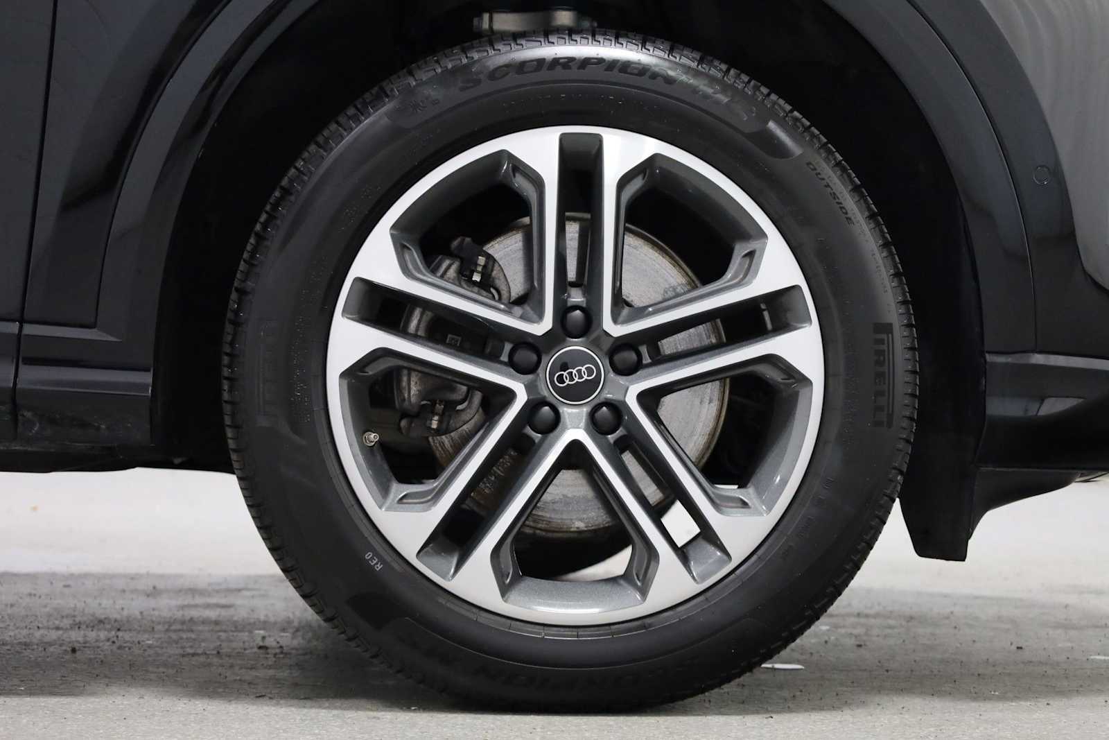 Thumbnail: 2025 Audi Q5 - 12