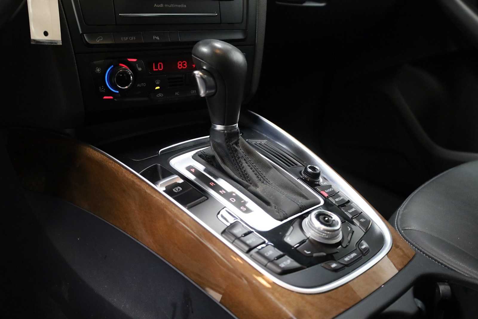 Thumbnail: 2010 Audi Q5 - 26