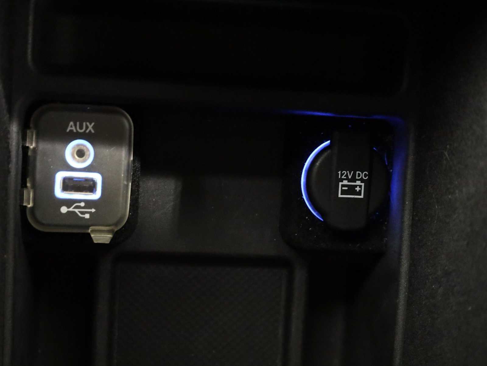 Thumbnail: 2014 Dodge Charger - 31