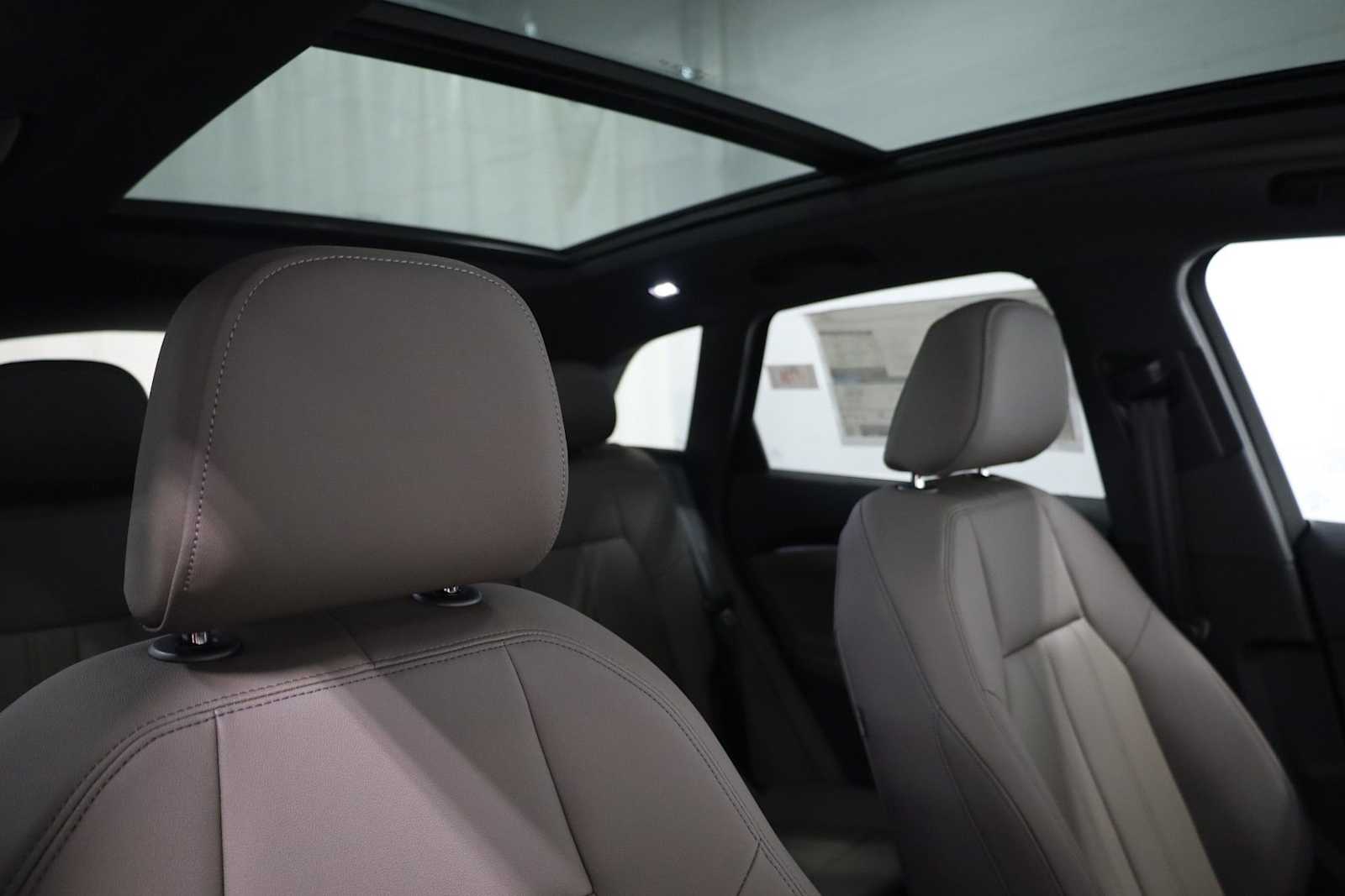 Thumbnail: 2025 Audi Q5 - 20