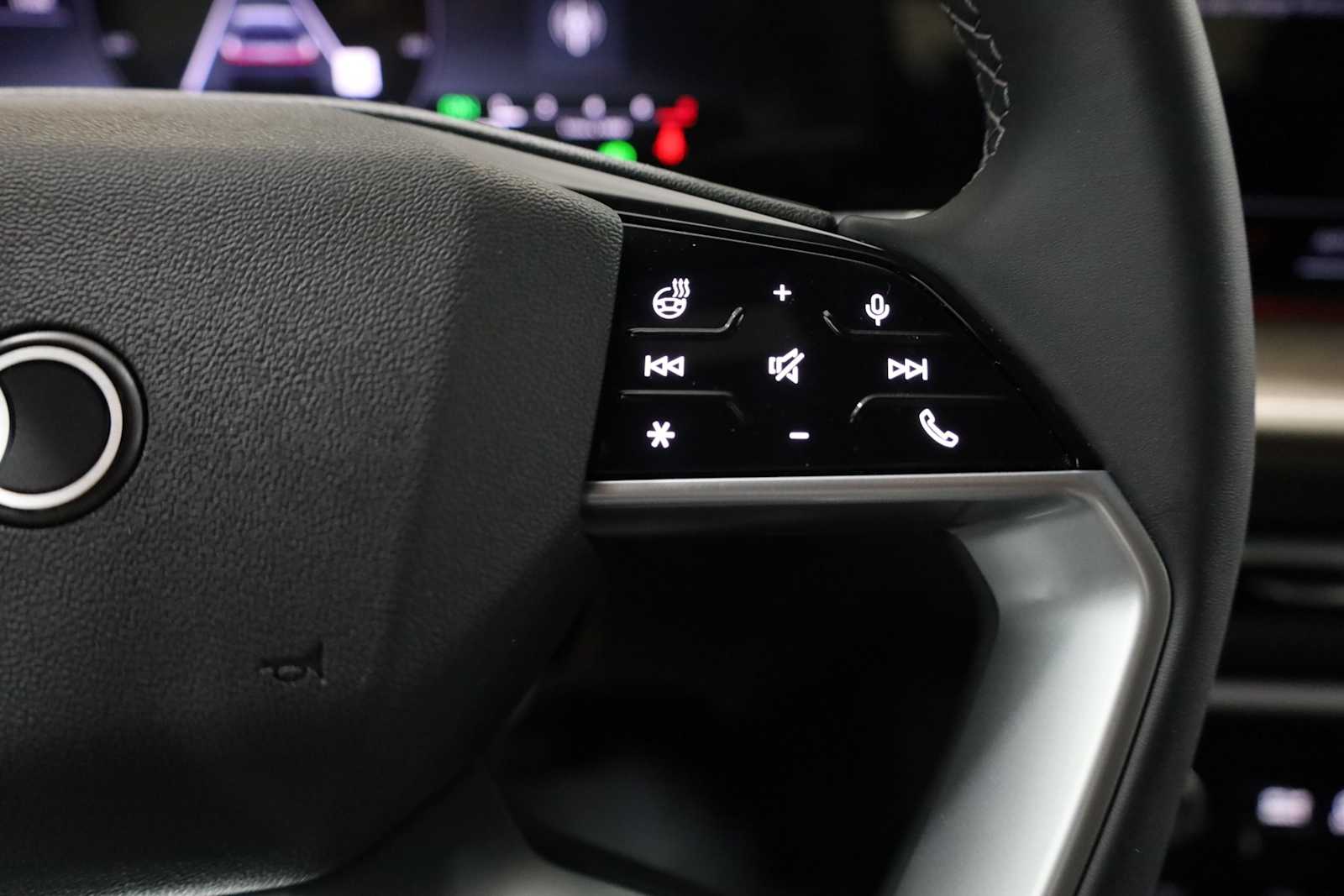 Thumbnail: 2025 Audi Q5 - 25