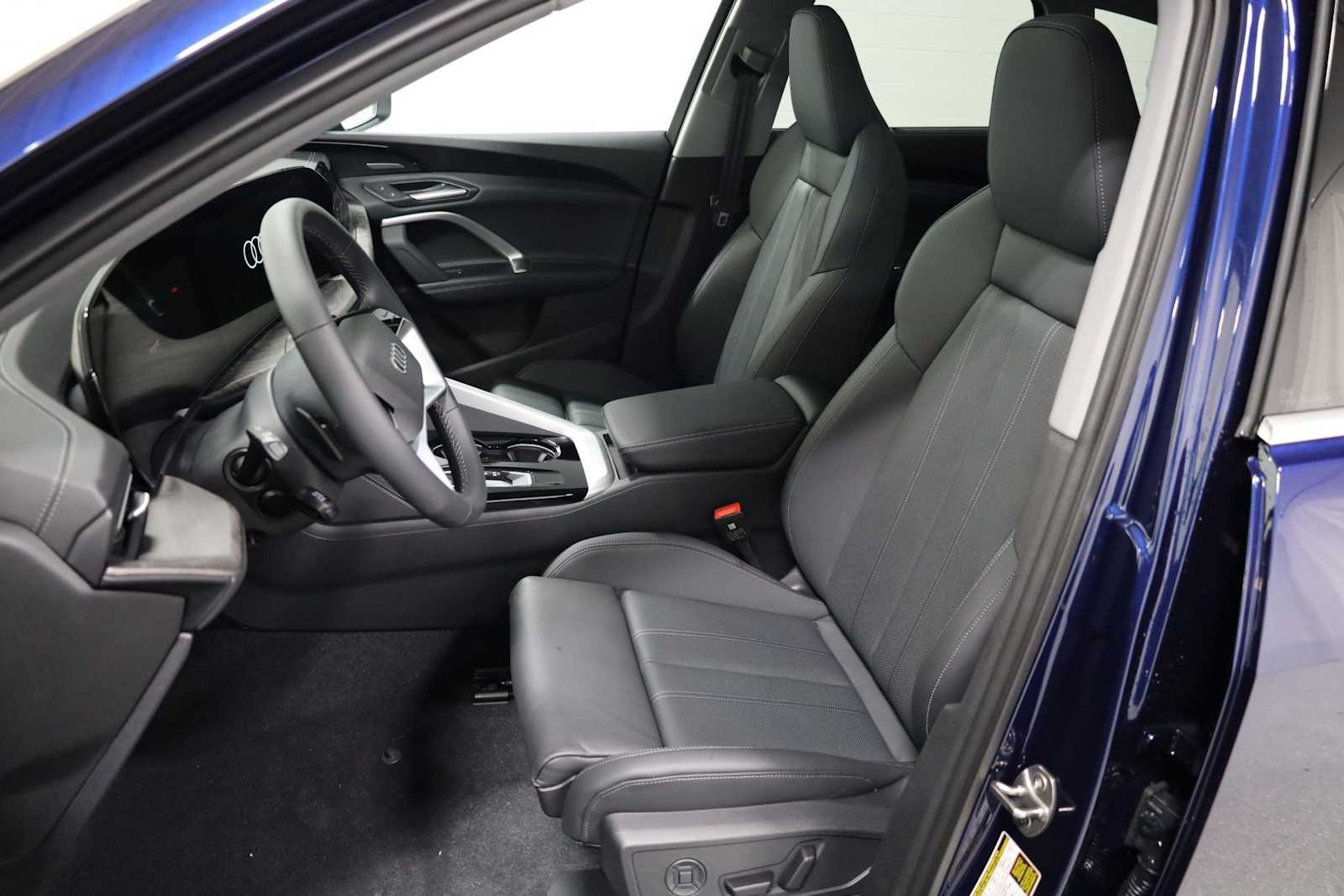 Thumbnail: 2025 Audi Q5 - 5