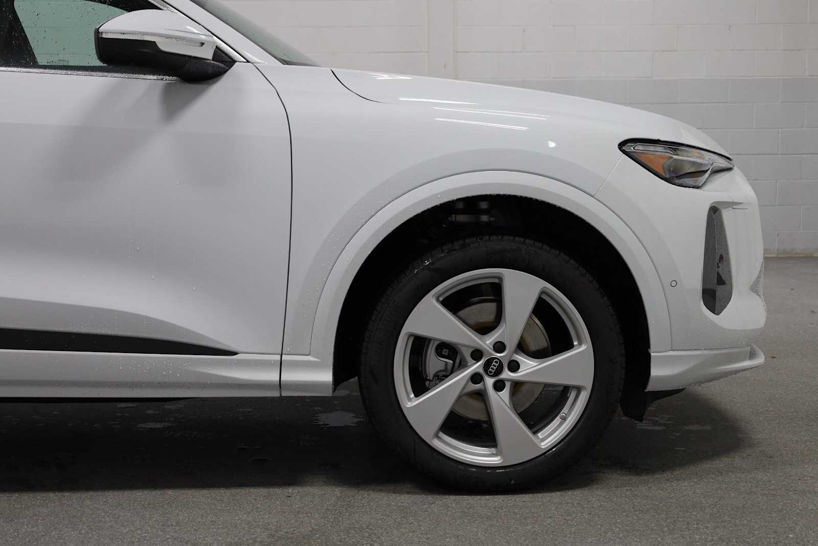 Thumbnail: 2025 Audi Q5 - 11