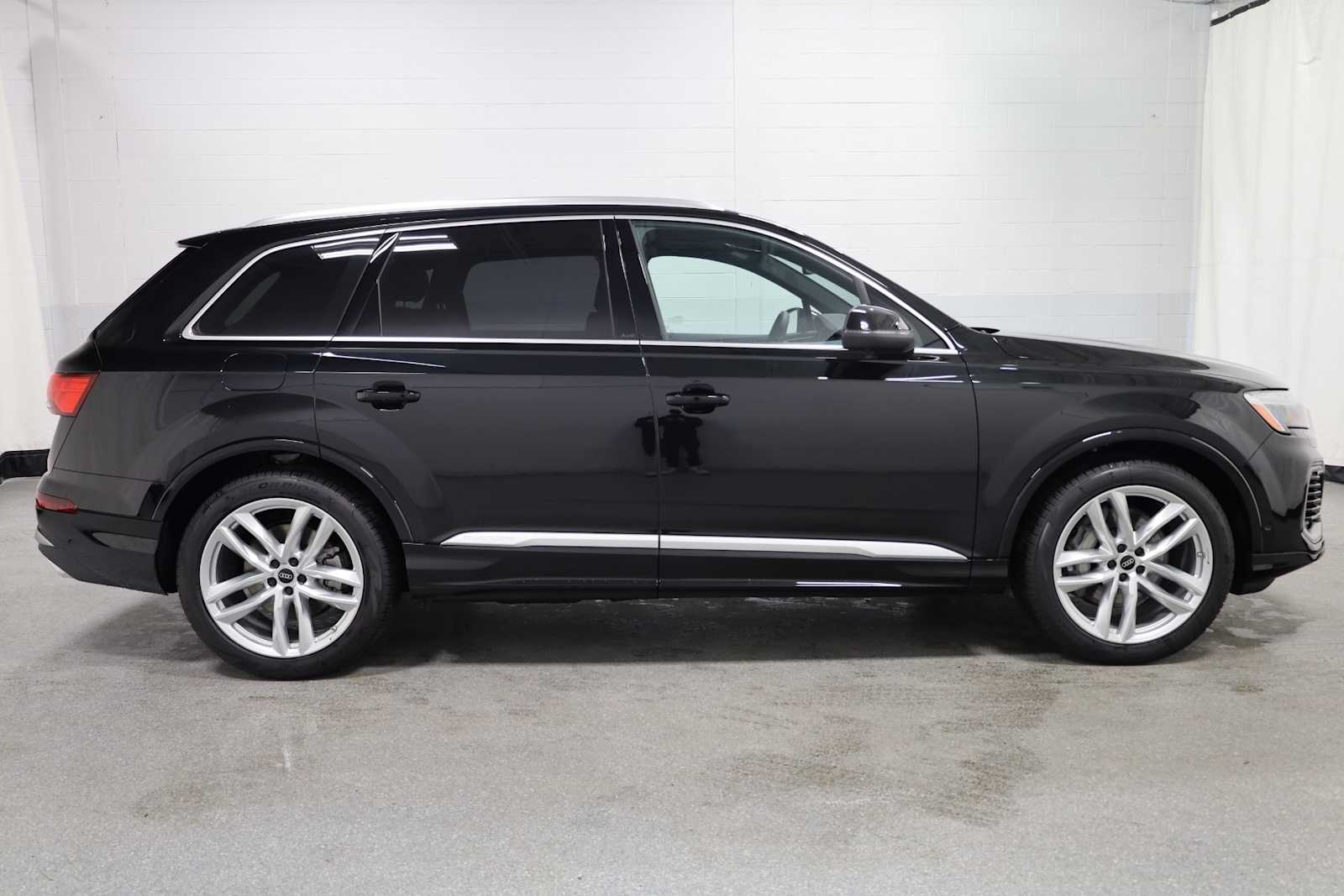 Thumbnail: 2025 Audi Q7 - 10