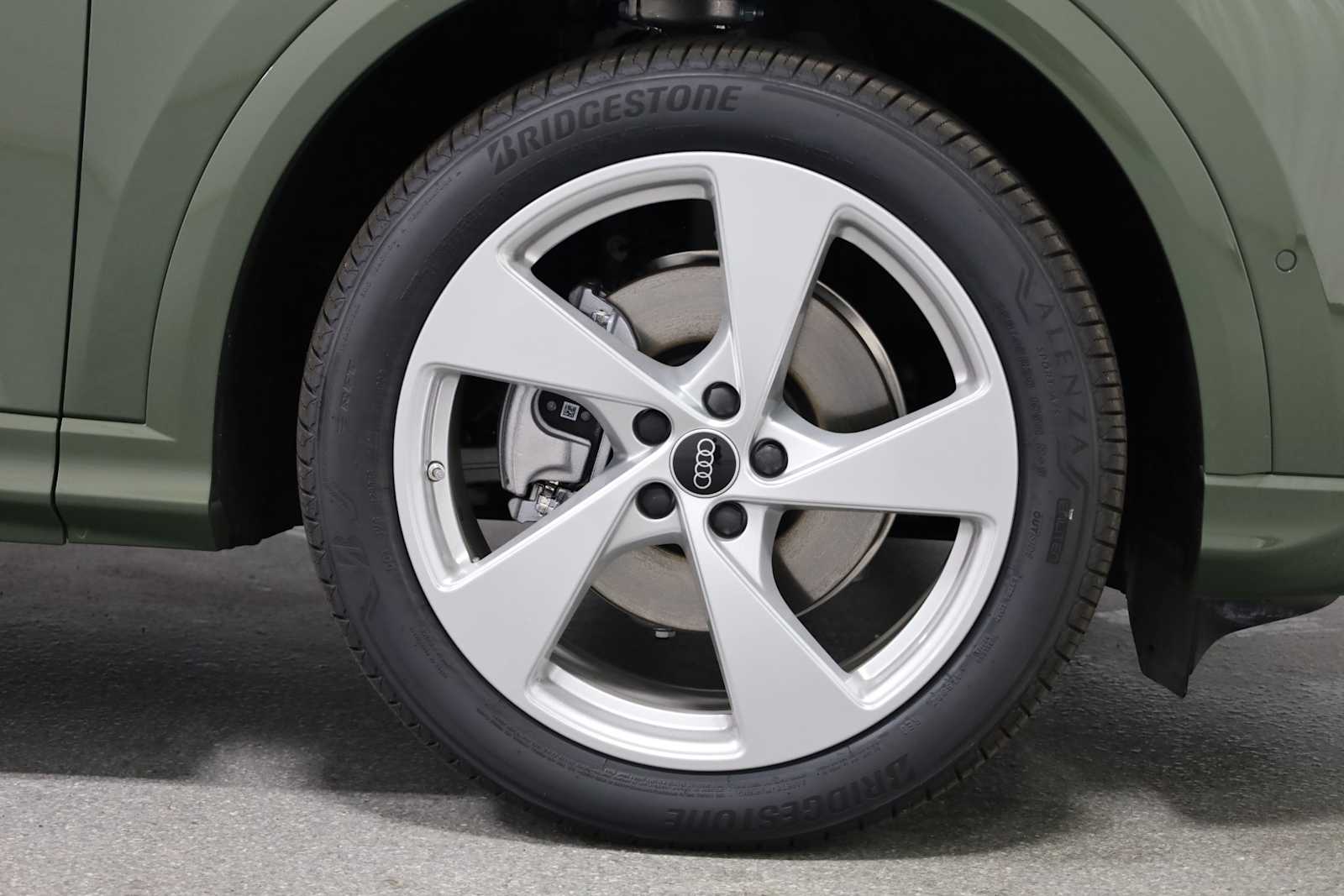 Thumbnail: 2025 Audi Q5 - 12