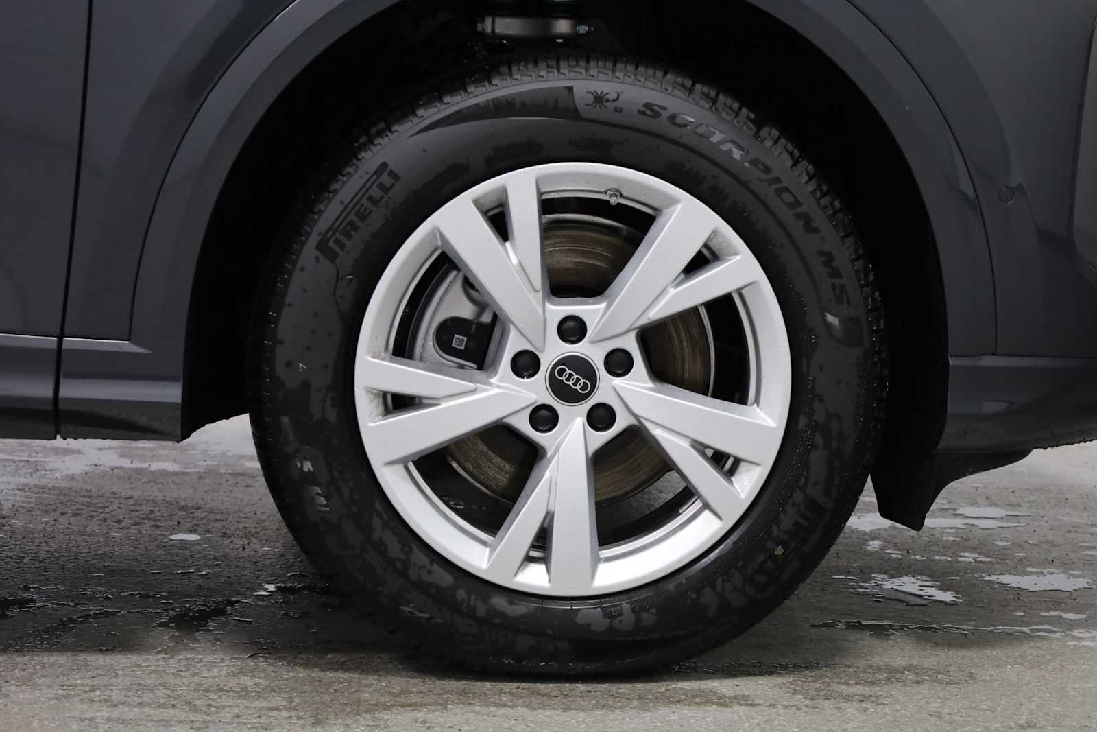 Thumbnail: 2025 Audi Q5 - 12