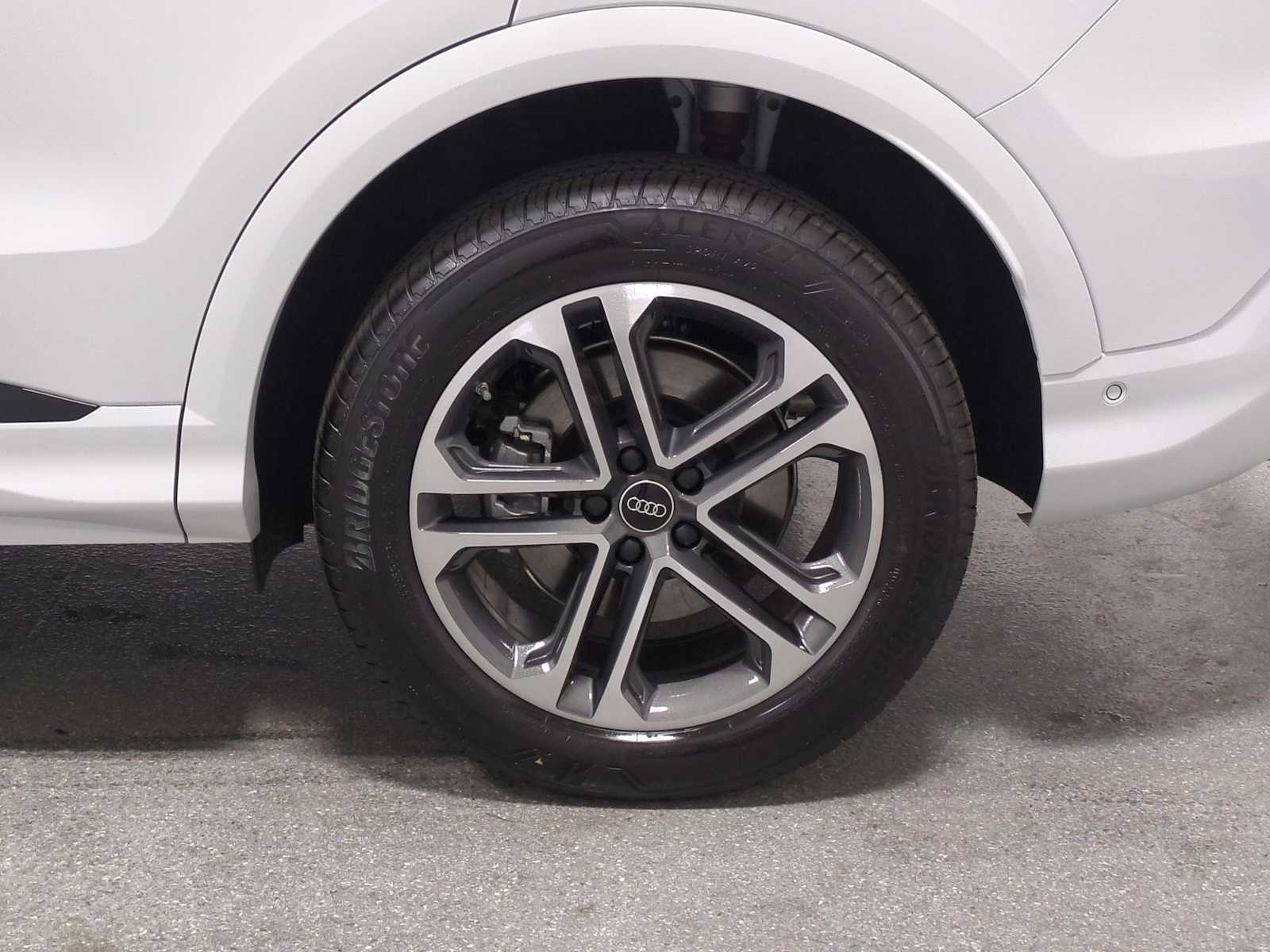 Thumbnail: 2025 Audi Q5 - 7