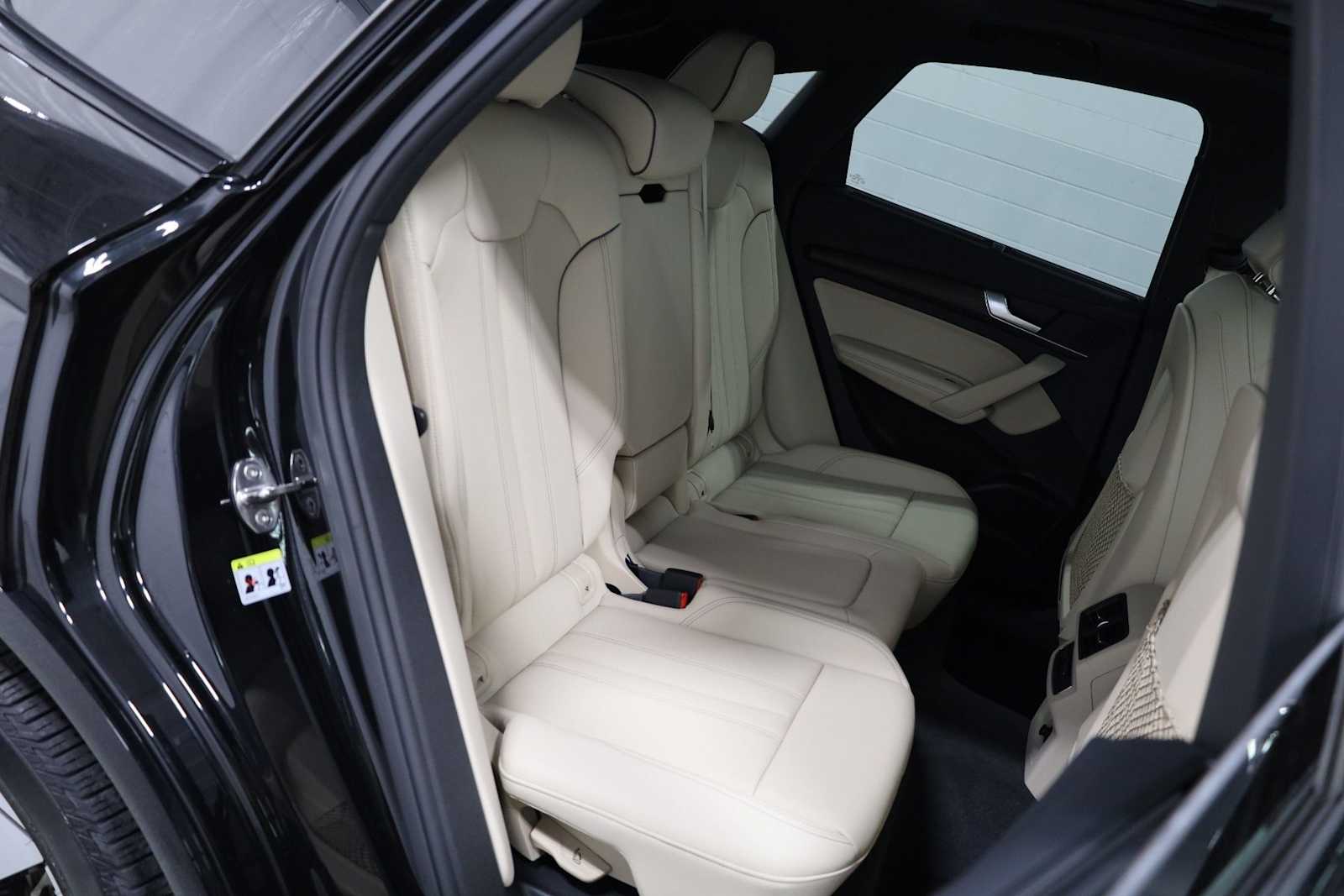 Thumbnail: 2023 Audi Q5 - 35