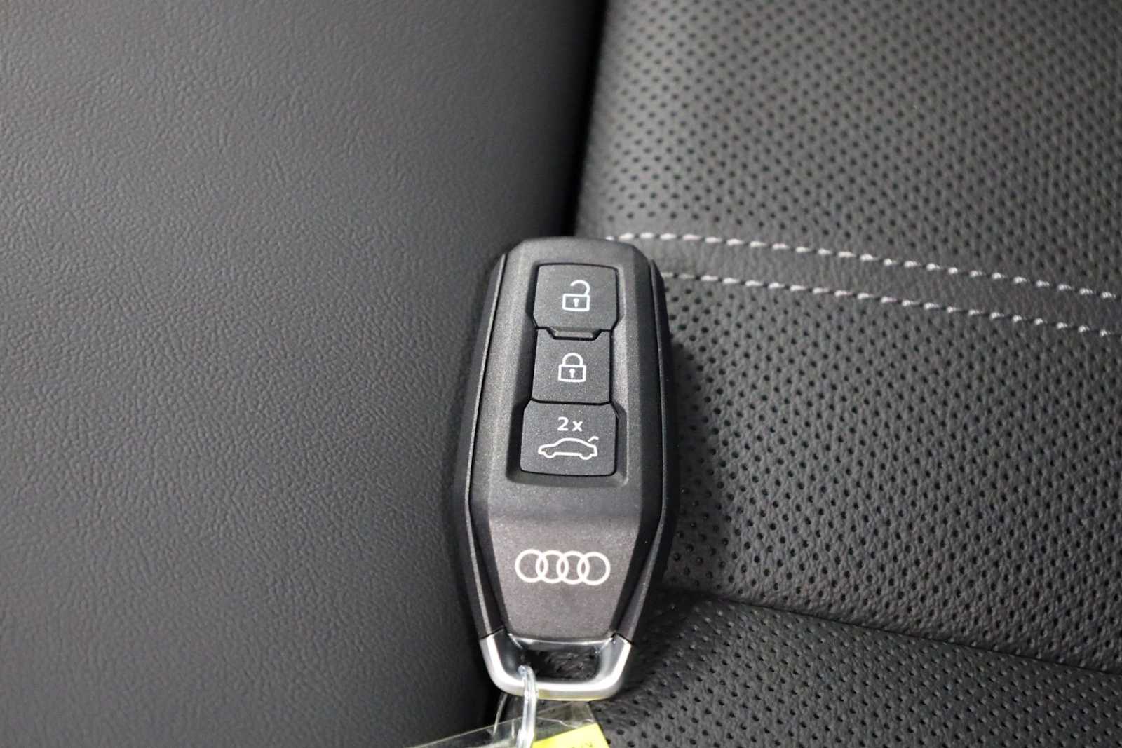 Thumbnail: 2025 Audi Q5 - 41