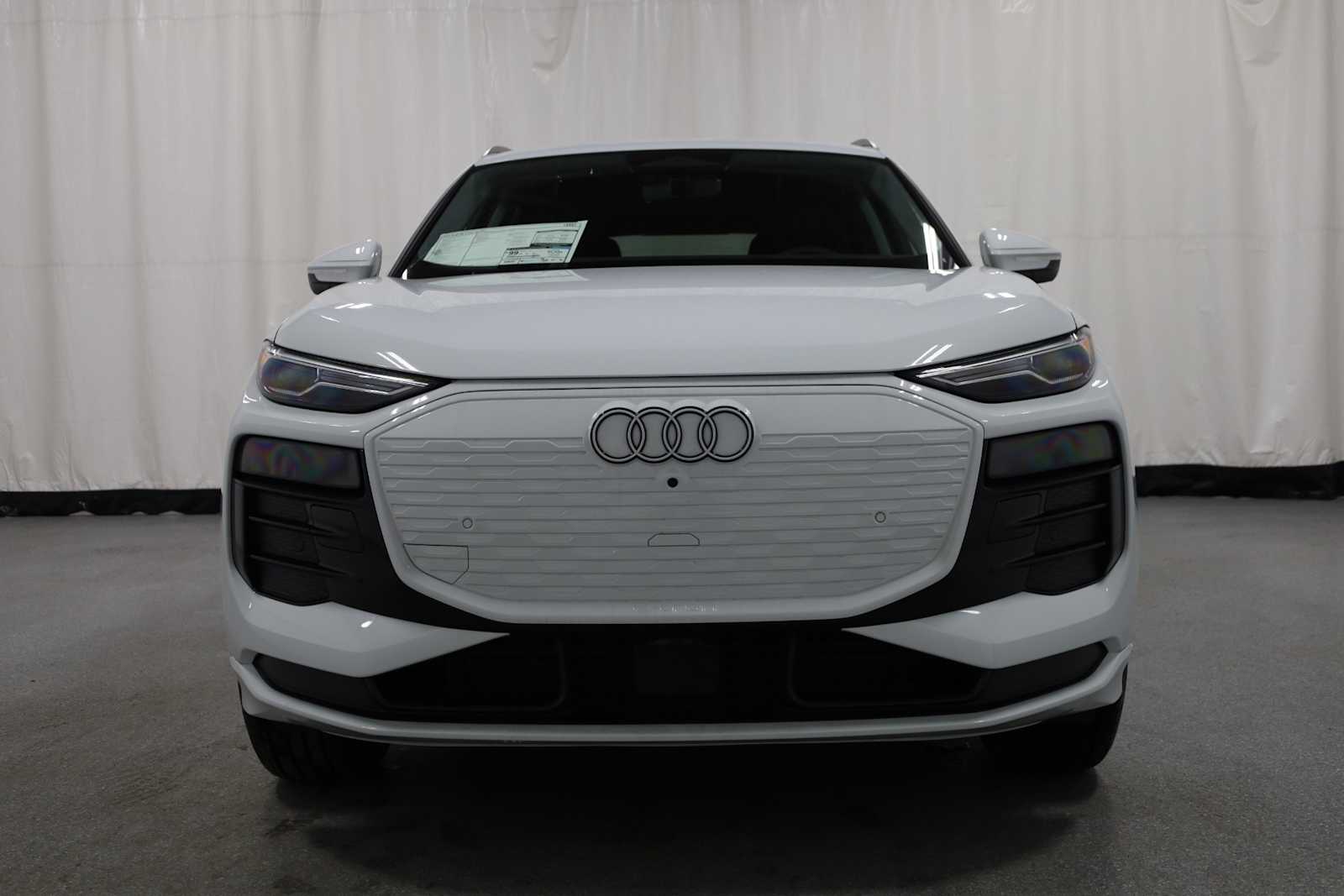 Thumbnail: 2025 Audi Q6 e-tron - 14