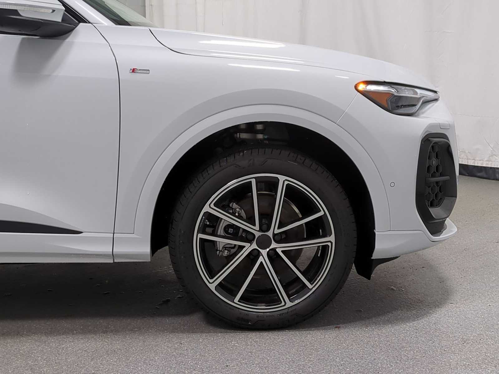 Thumbnail: 2026 Audi Q5 - 11